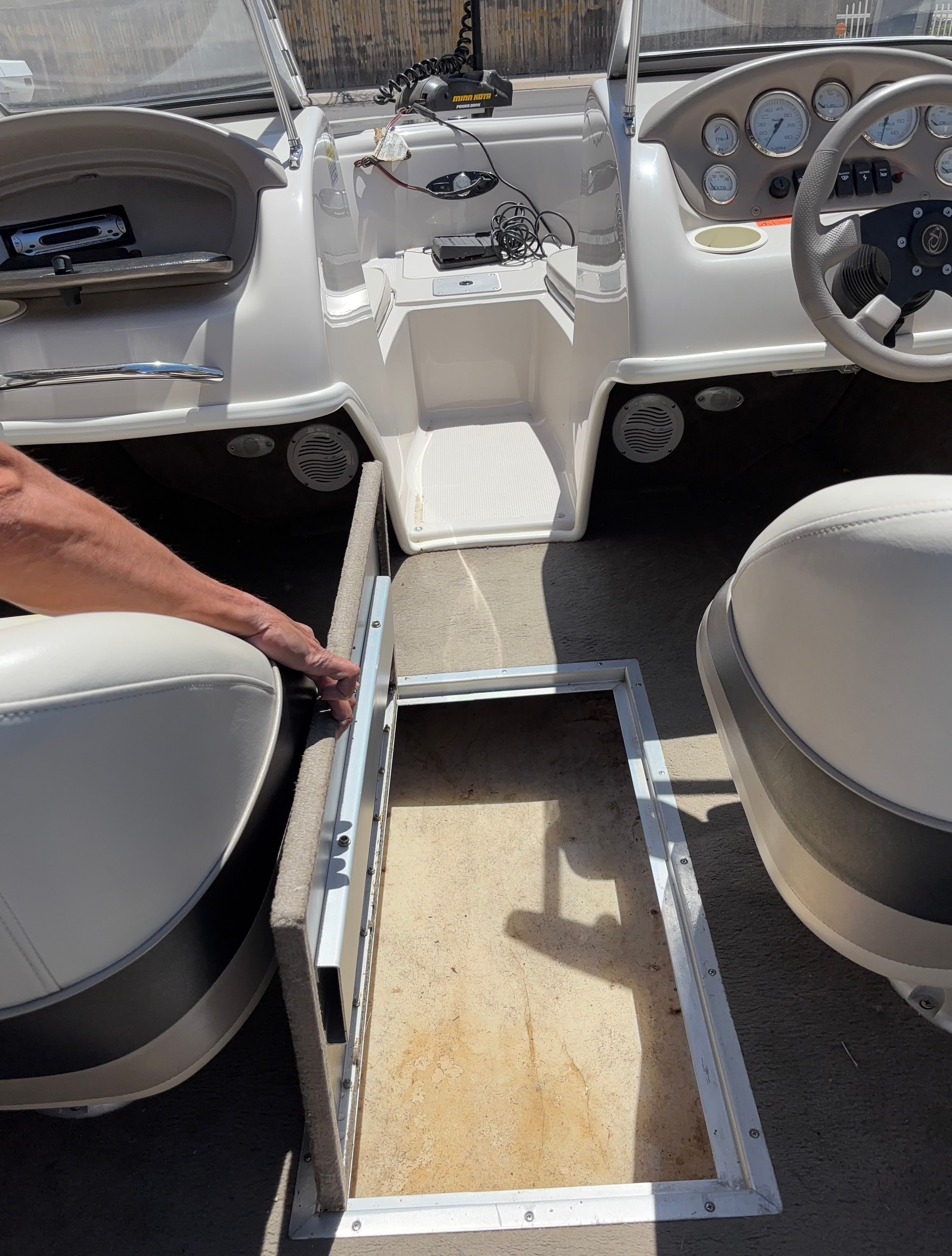 2004 Reinell 185 ski and fish - 11