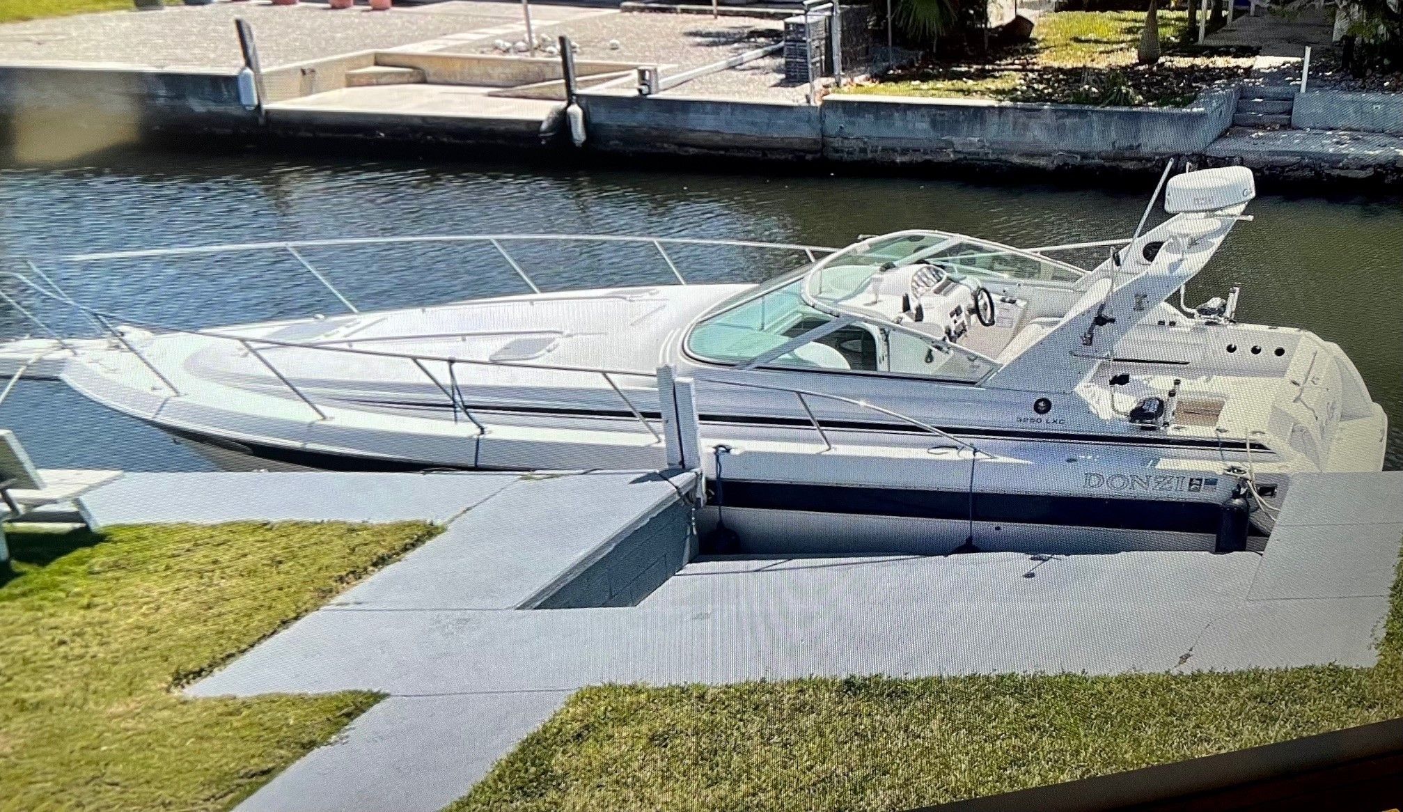 1999 Donzi 3250 LXC - 2