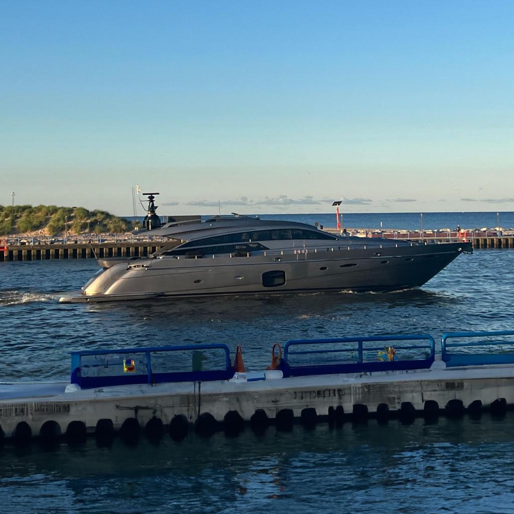 2017 Pershing 92 Motor Yacht