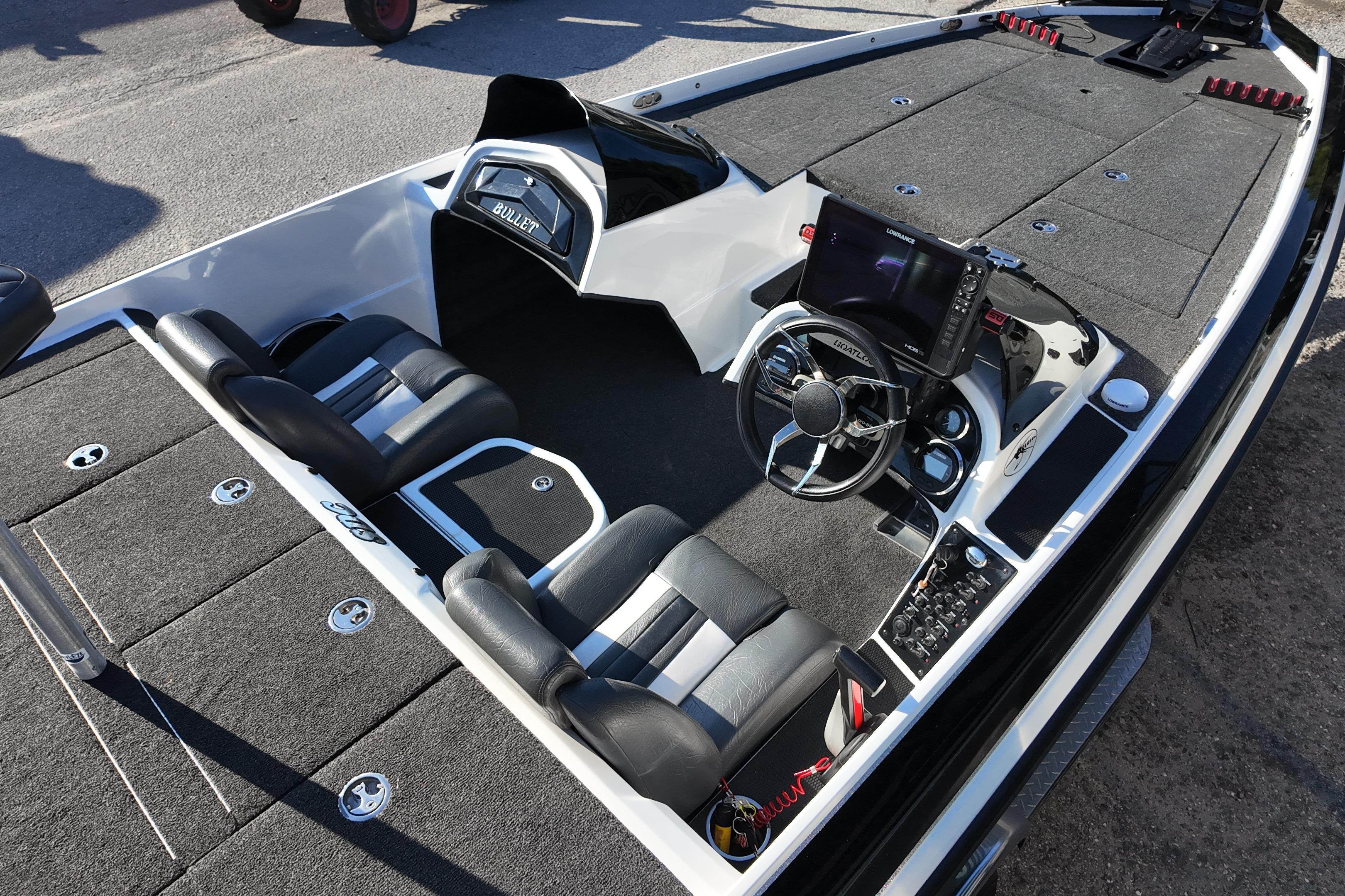 2022 Bullet 21SDC boat interior with dual seats and advanced dashboard controls.