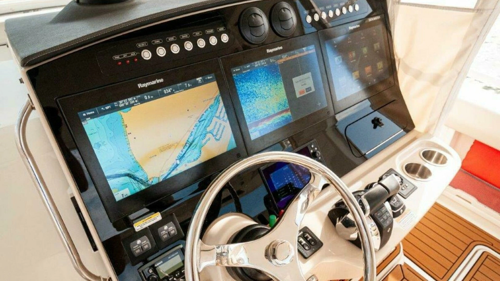 2018 Boston Whaler 420 Outrage - Image 14