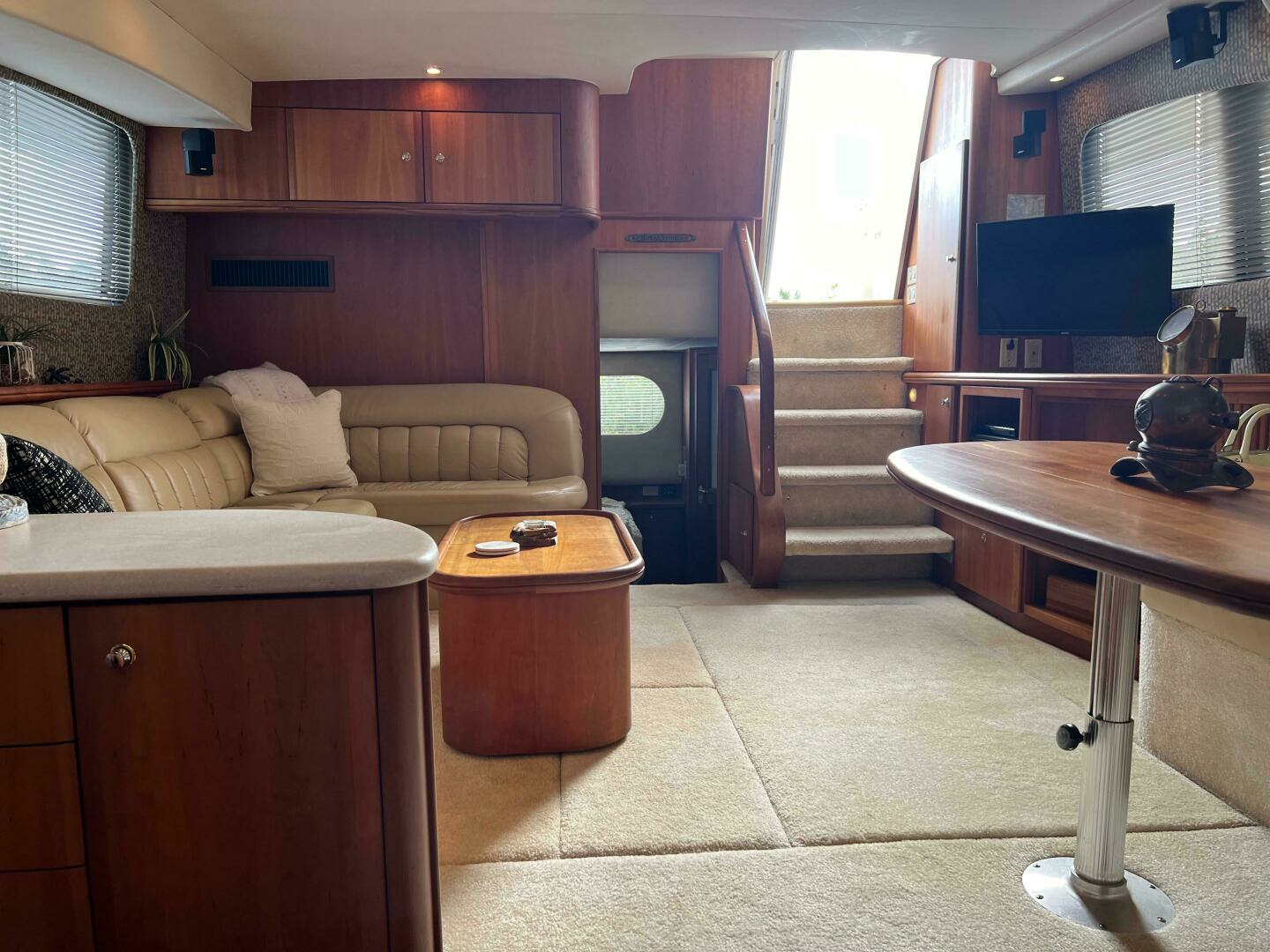 2002 Silverton 39 Motor Yacht - Image 15