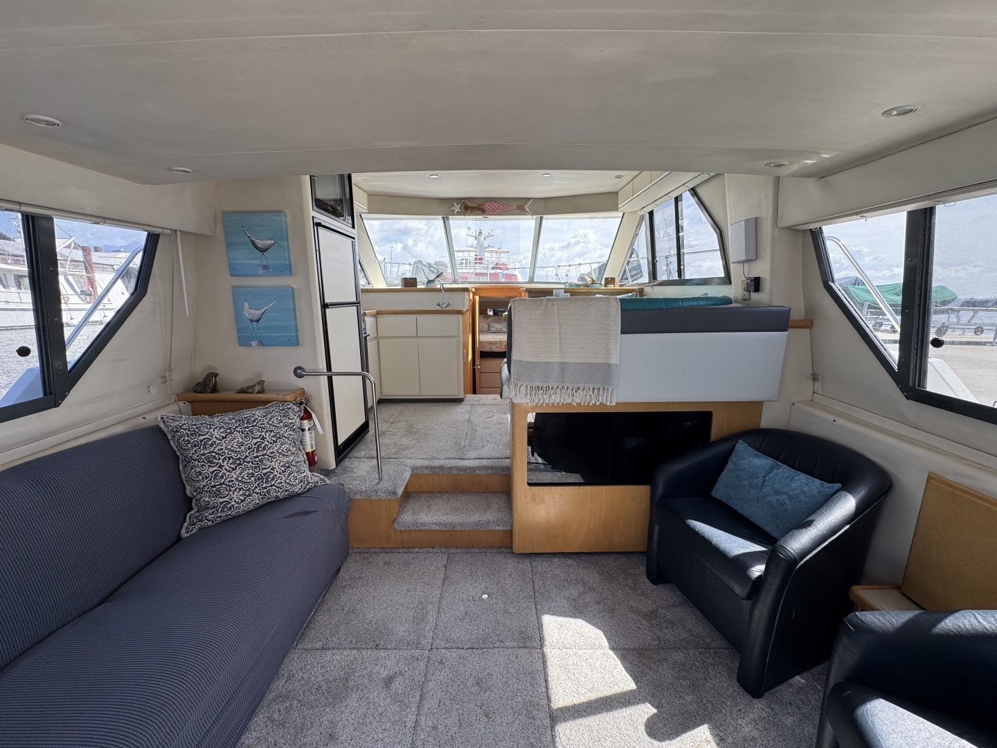 1996 Carver 370 Voyager - Image 47