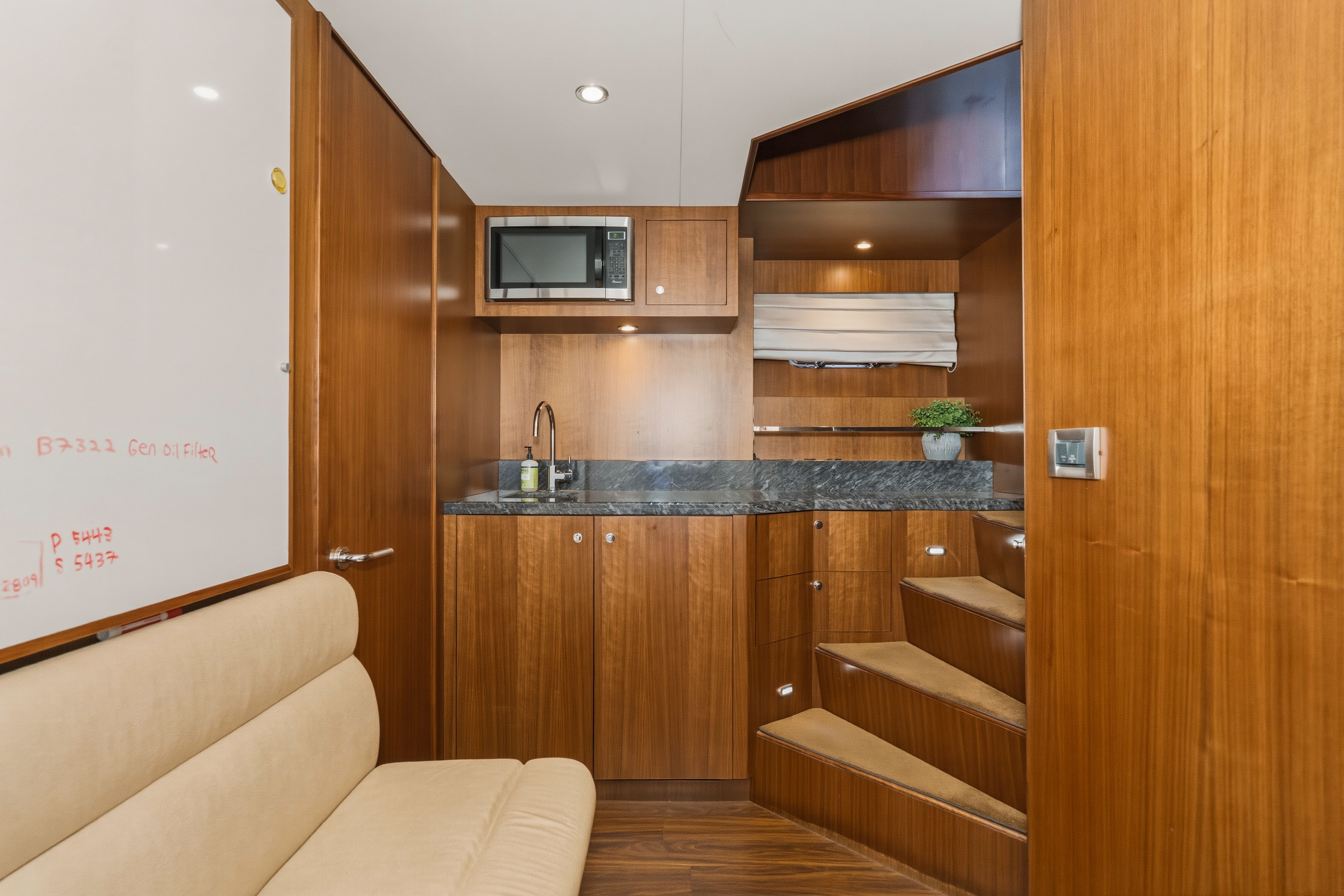 2015 Ocean Alexander 90 Skylounge Motoryacht - 108