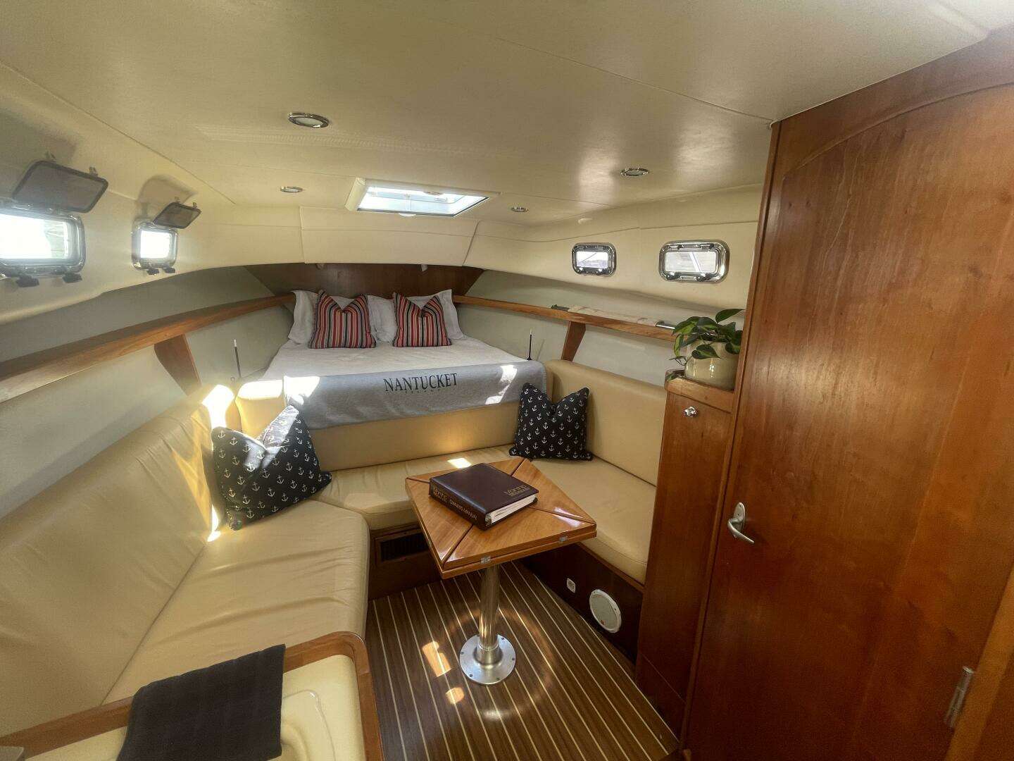 2005 Mainship 30 Pilot II - Image 18