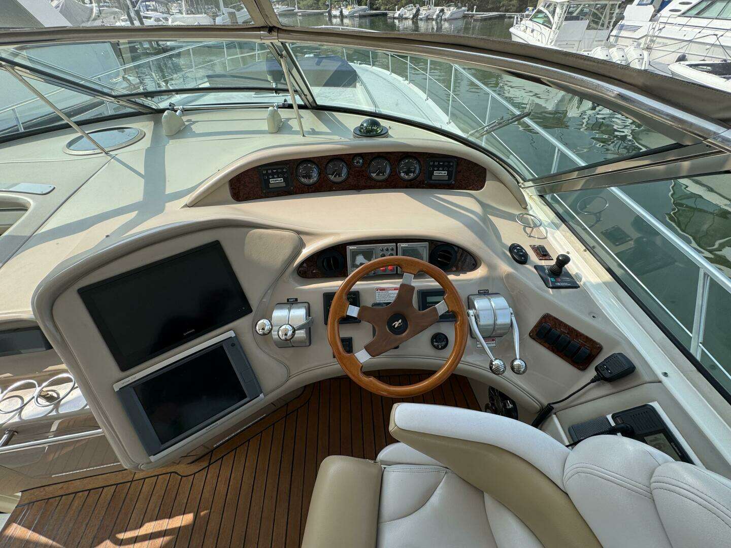 2001 Sea Ray 540 Sundancer - Image 16