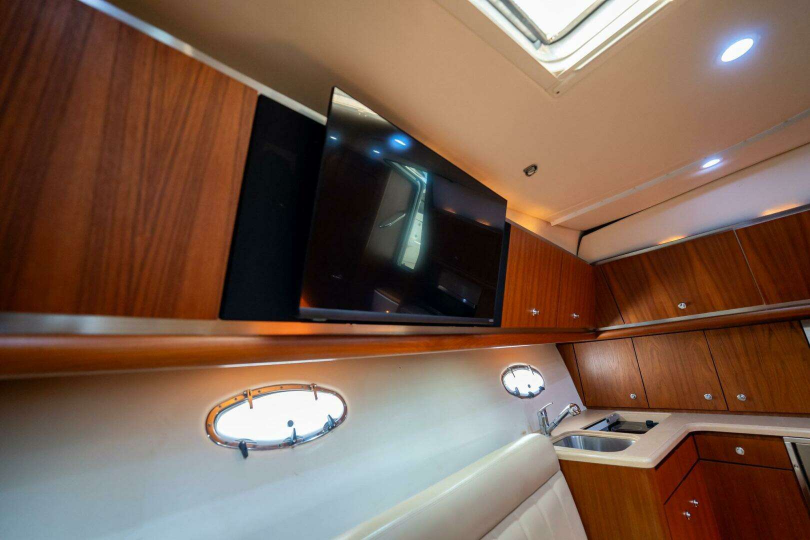 2004 Tiara Yachts 4200 Open - Image 12