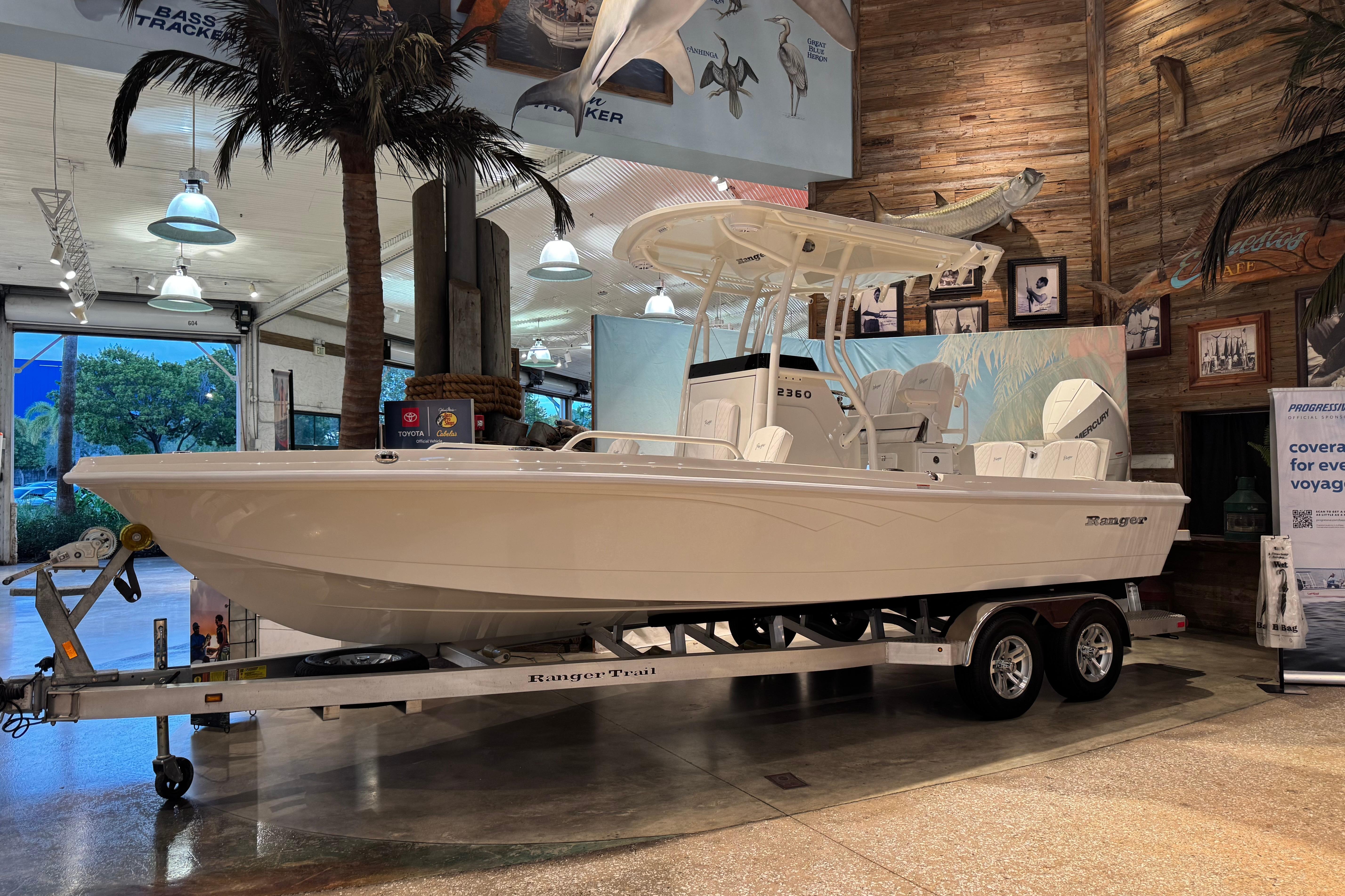2025 Ranger 2360 Bay