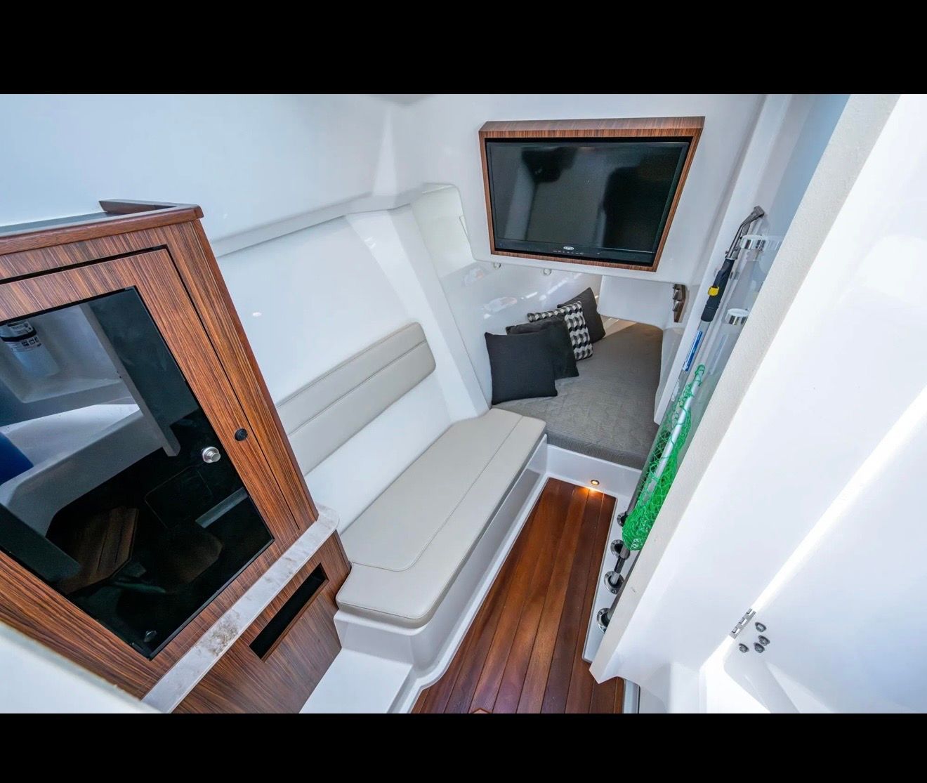 2020 Pursuit DC 365 Dual Console - 19