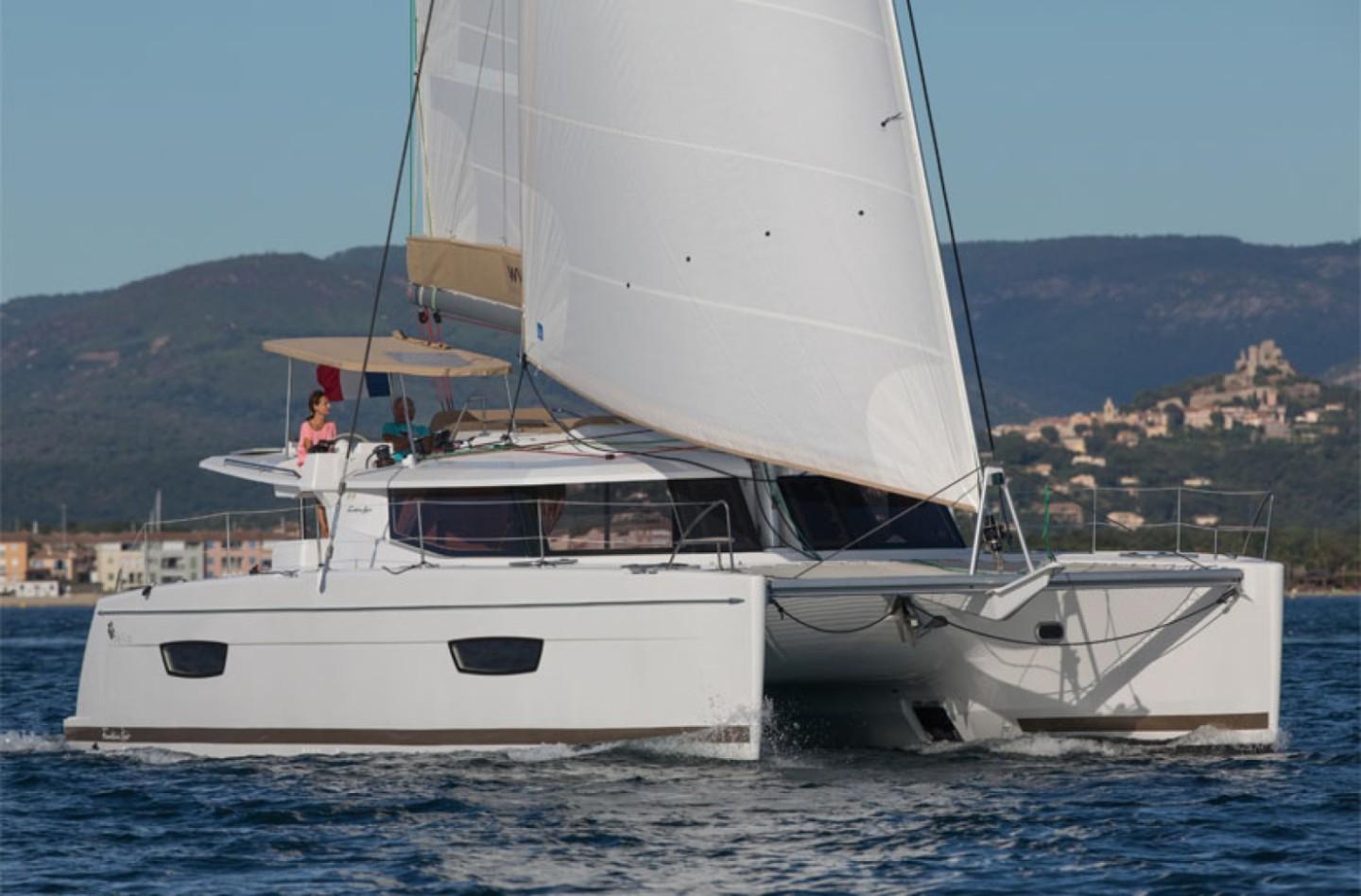 2017 Fountaine Pajot Helia 44