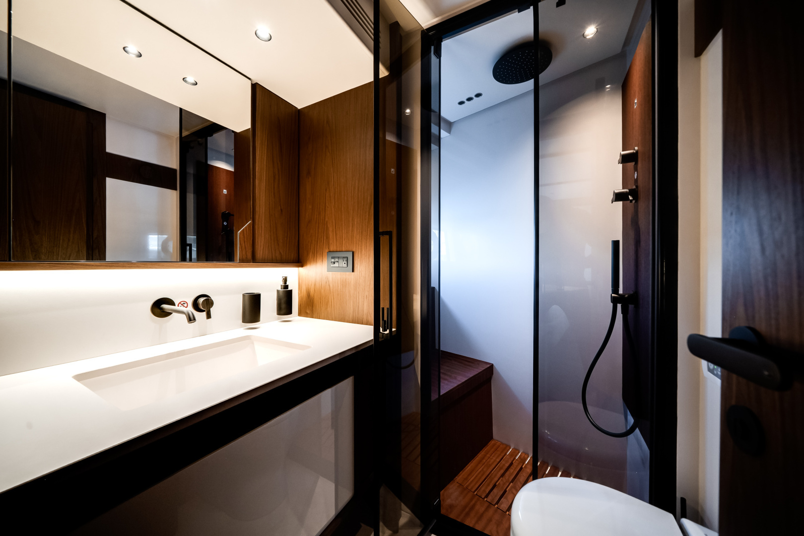 2026 Azimut Fly 72 - Image 16