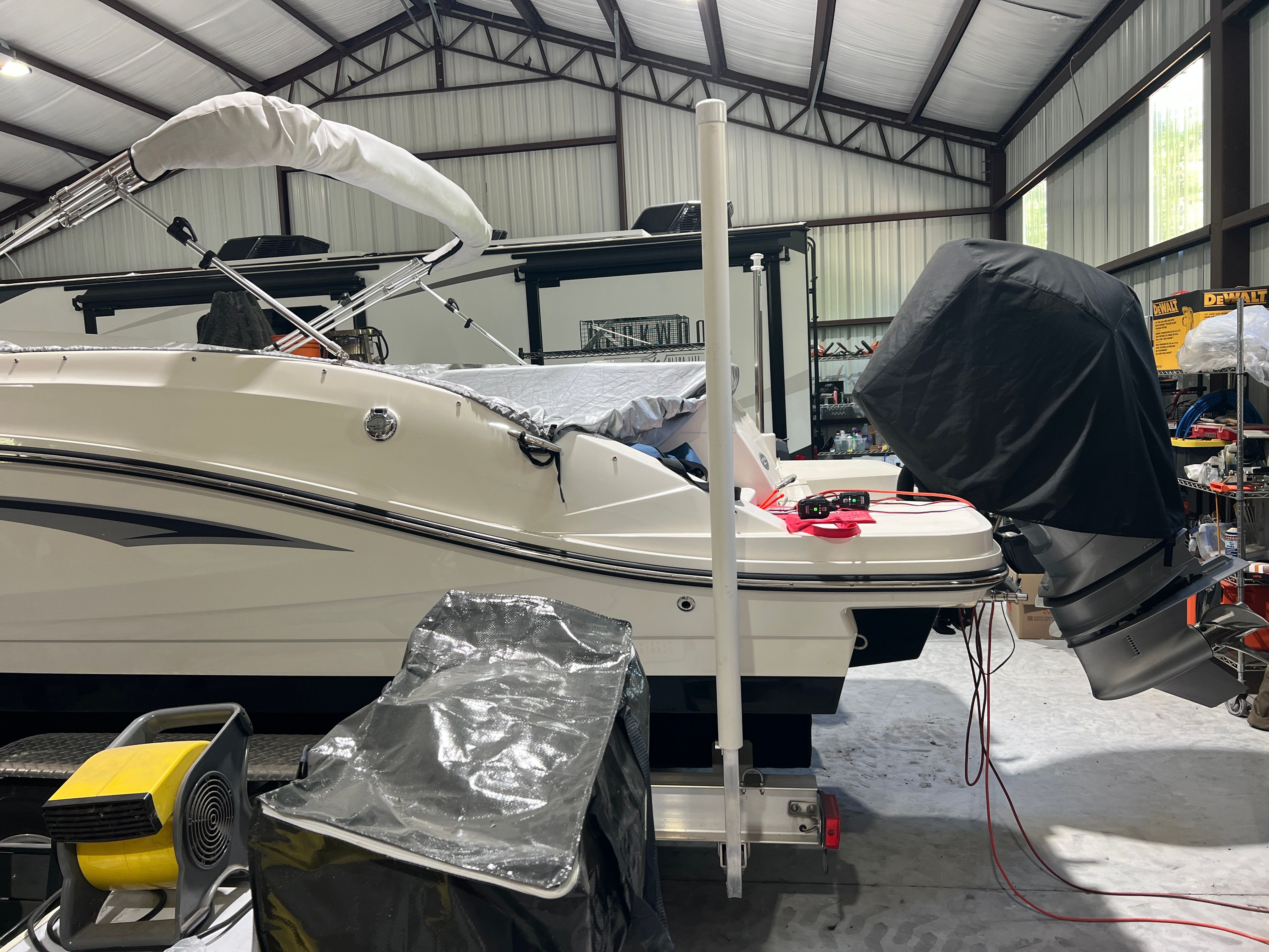 2023 Sea Ray SPX 230 - 18