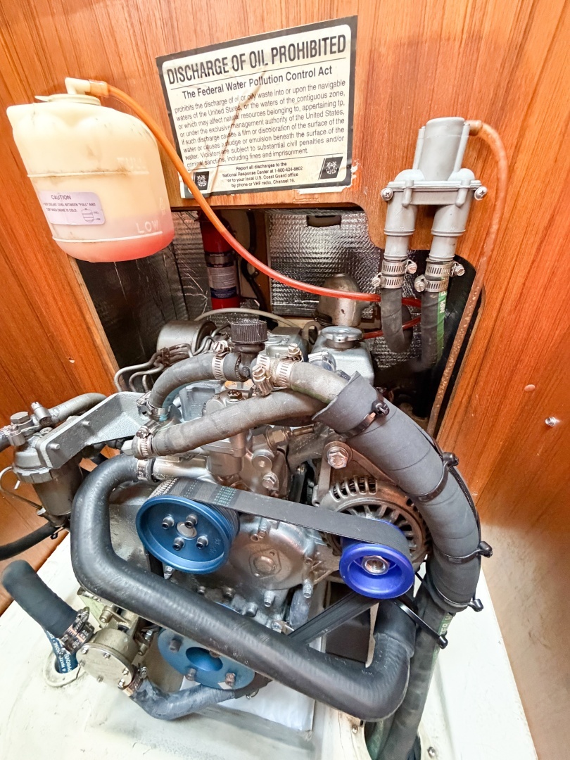 2005 Hunter 36 - Image 76