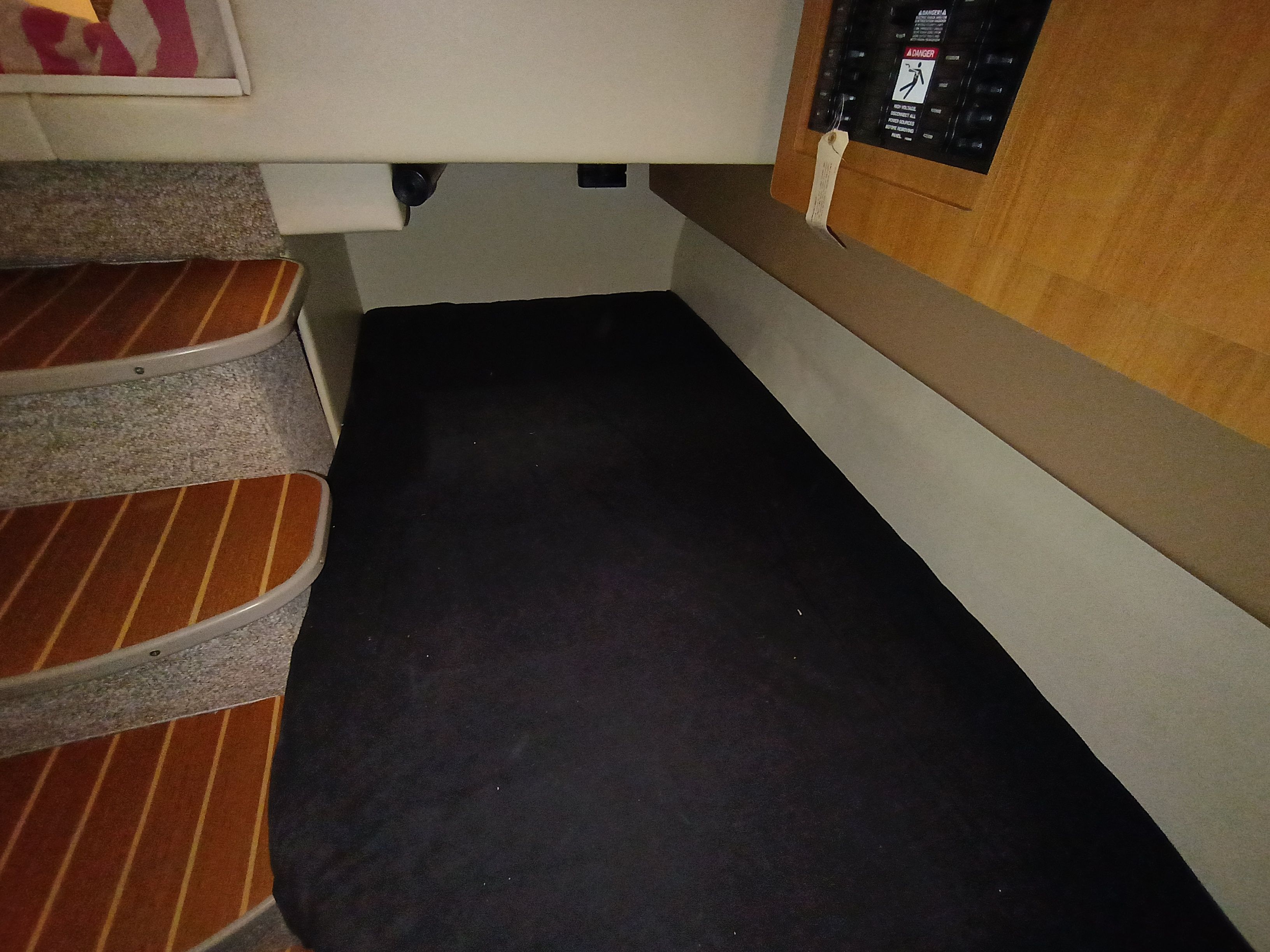 2008 Bayliner Discovery 246 Cruiser - 8