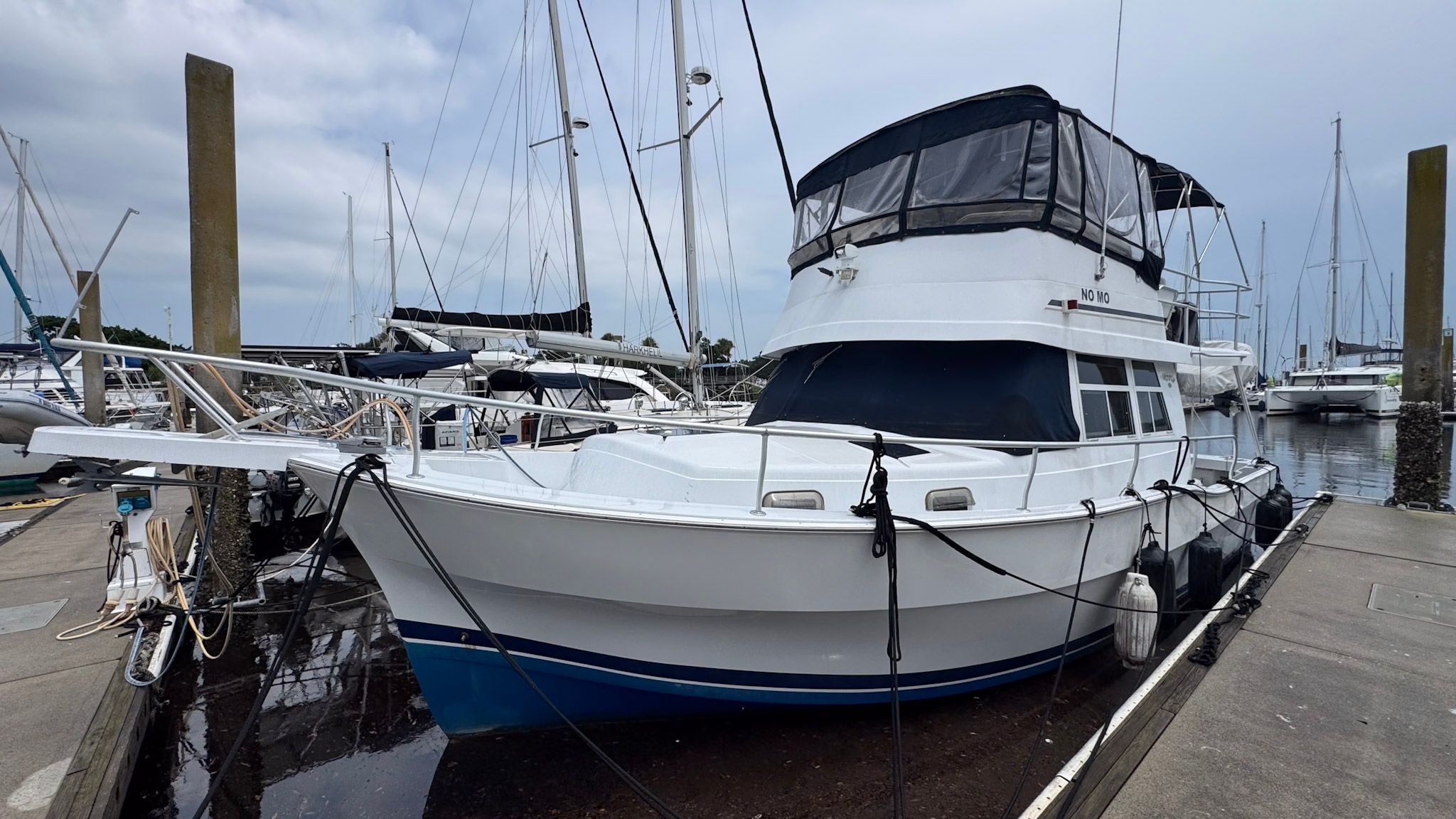 1999 Mainship 350 Trawler