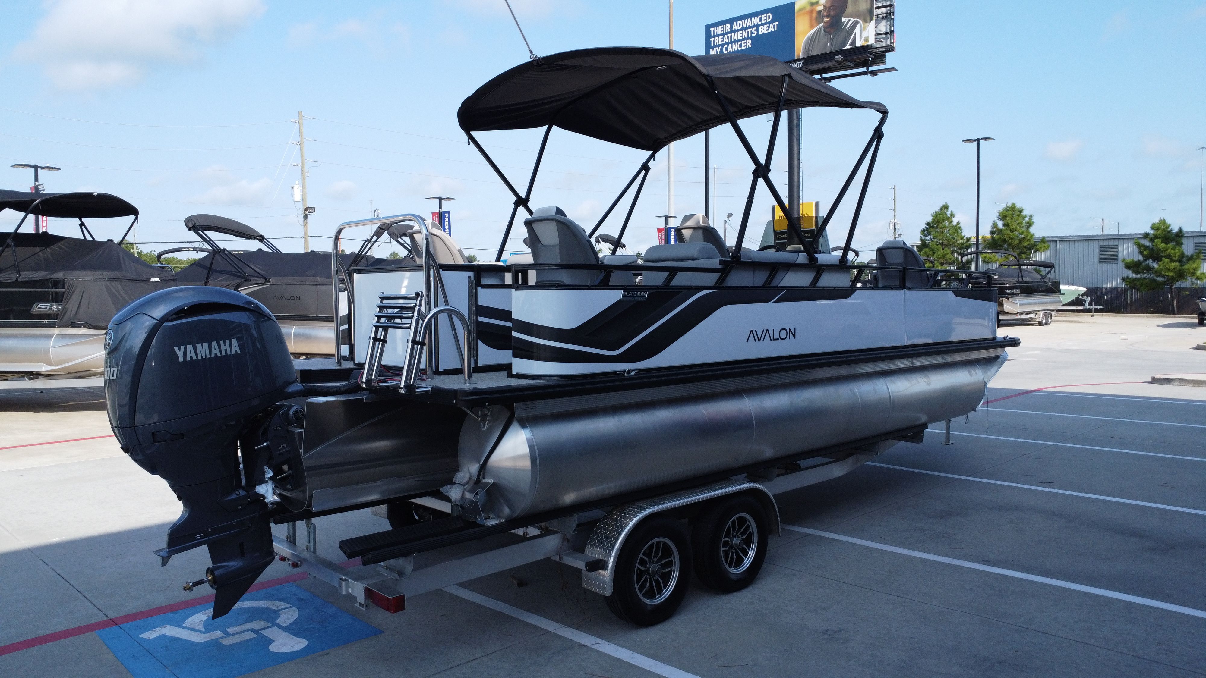 2025 Avalon Venture 85 Center Console Fish - 23' - 10