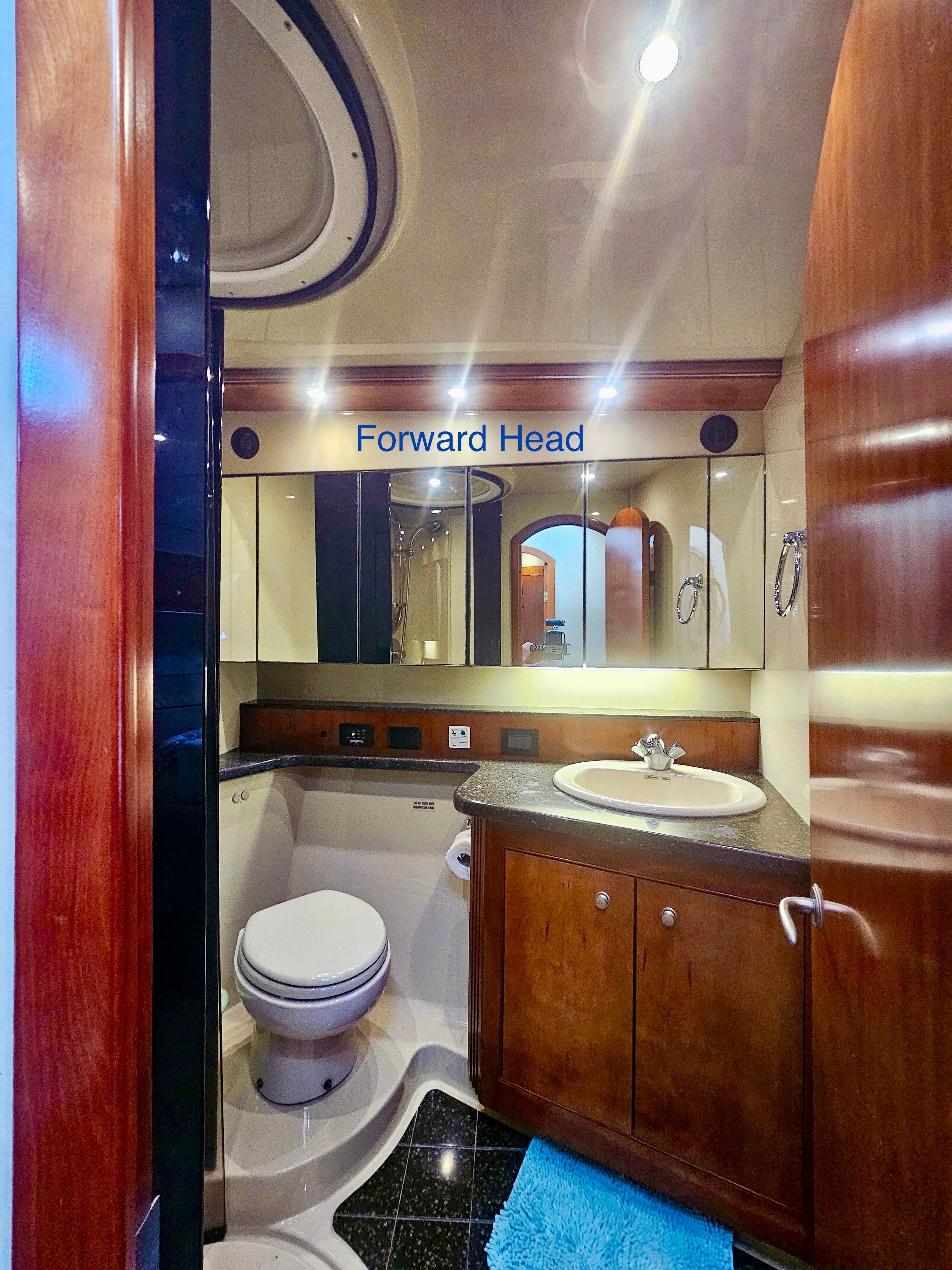 2008 Cruisers Yachts 455 Express Motoryacht - 26