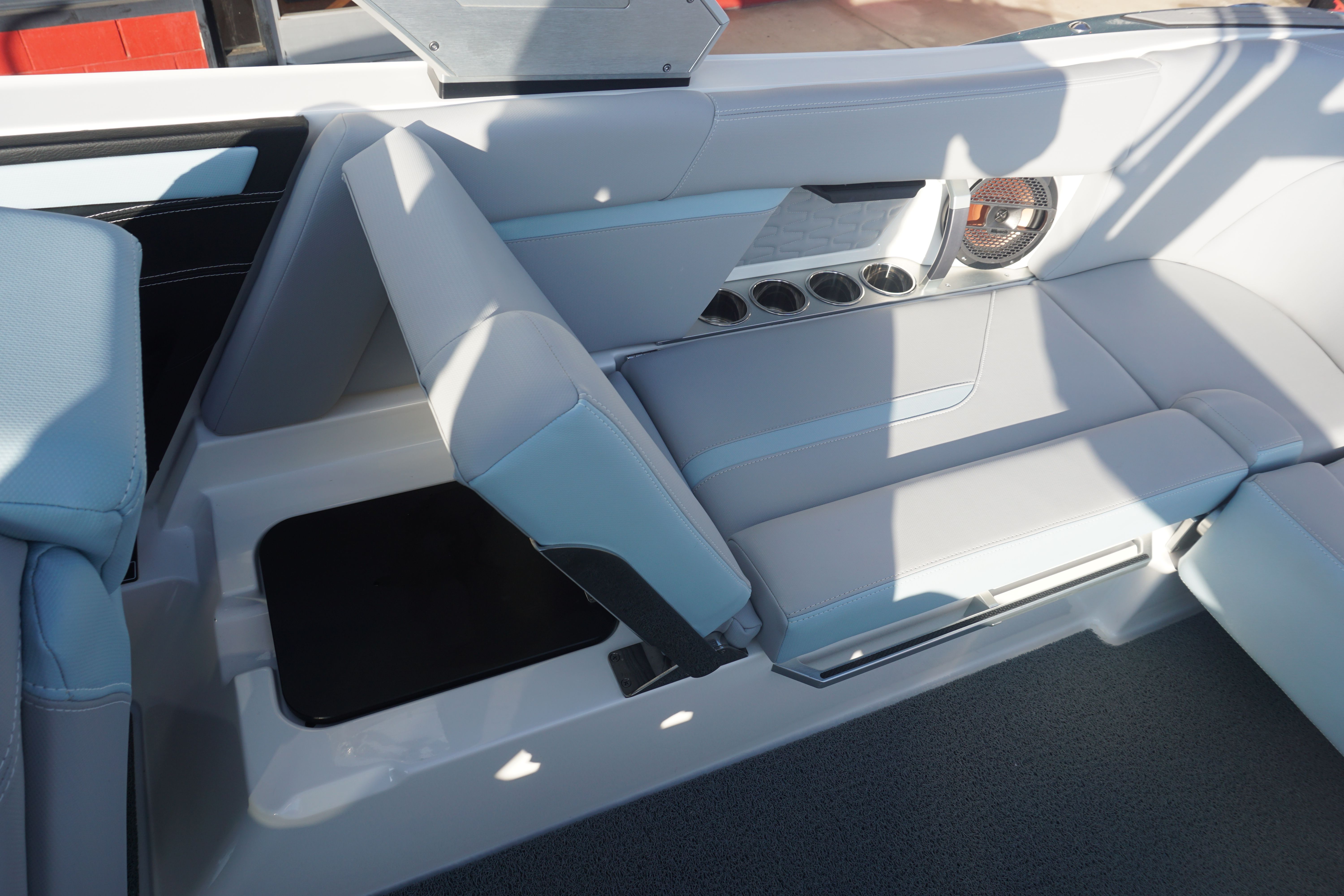 2022 MasterCraft X24 - 31