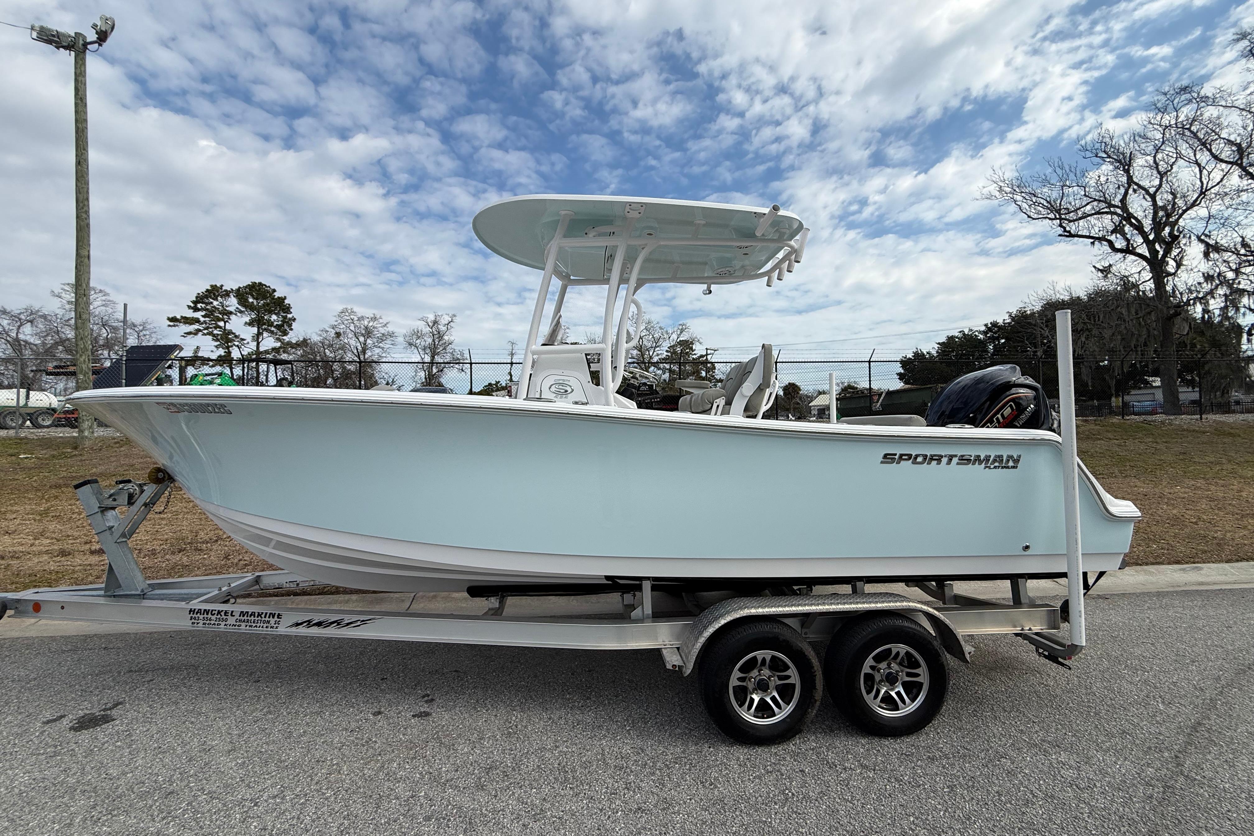 2023 Sportsman Open 232 Center Console