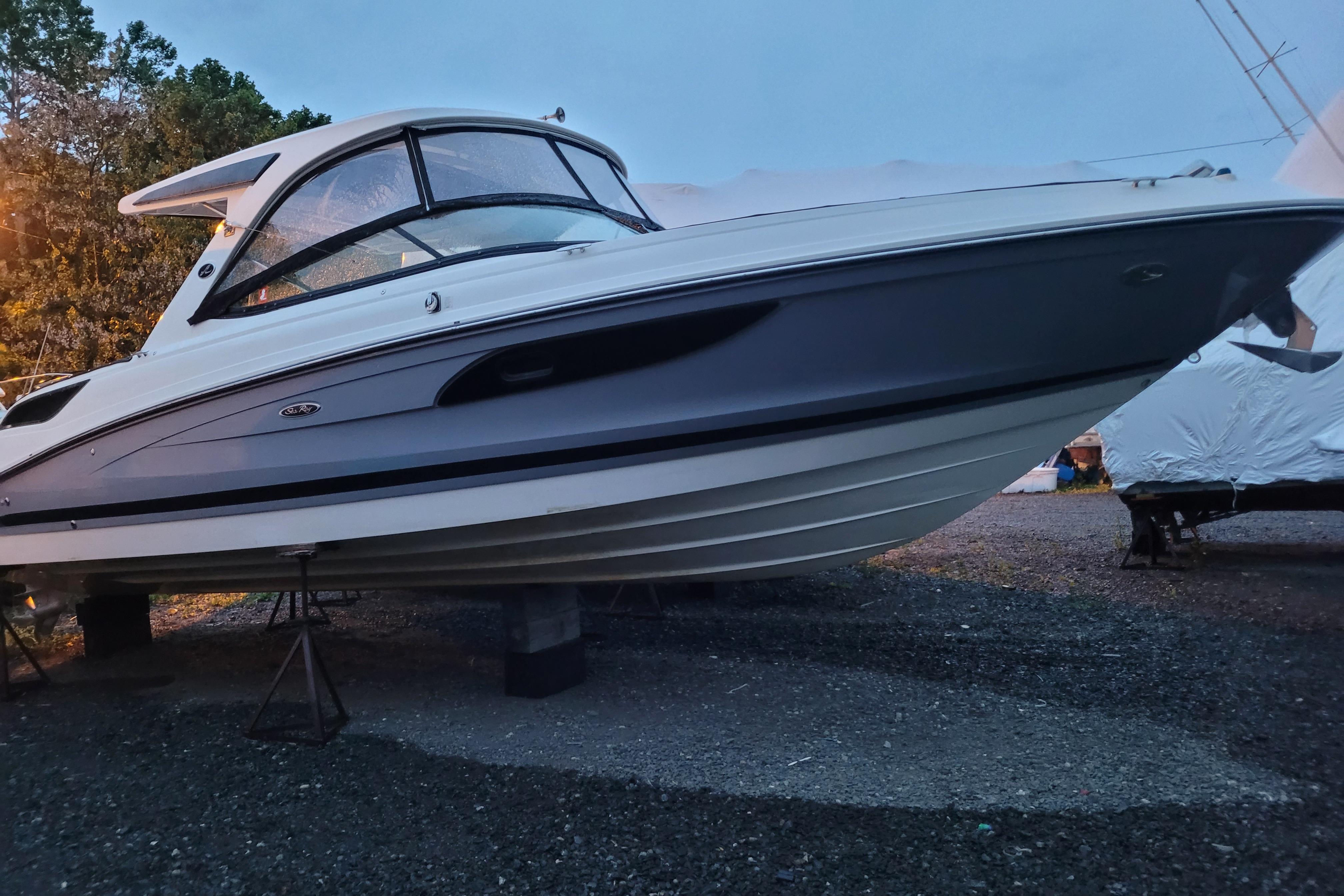 2017 Sea Ray SLX 350 Outboard