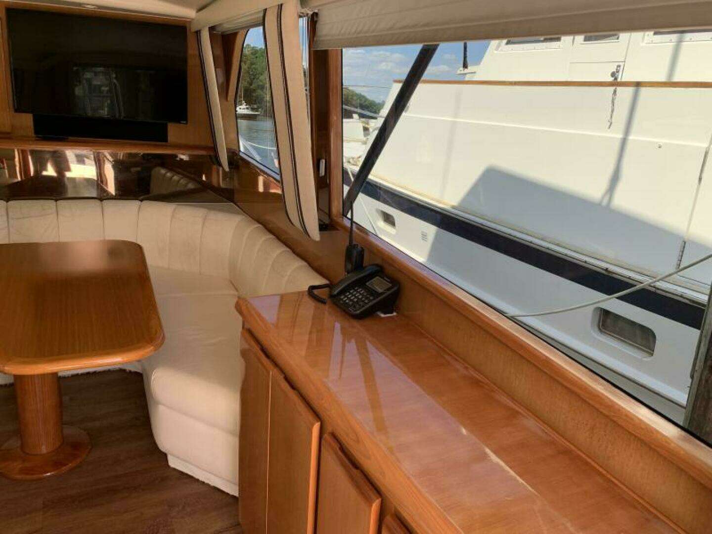 2000 Viking 50 Convertible Sportfish - Image 9