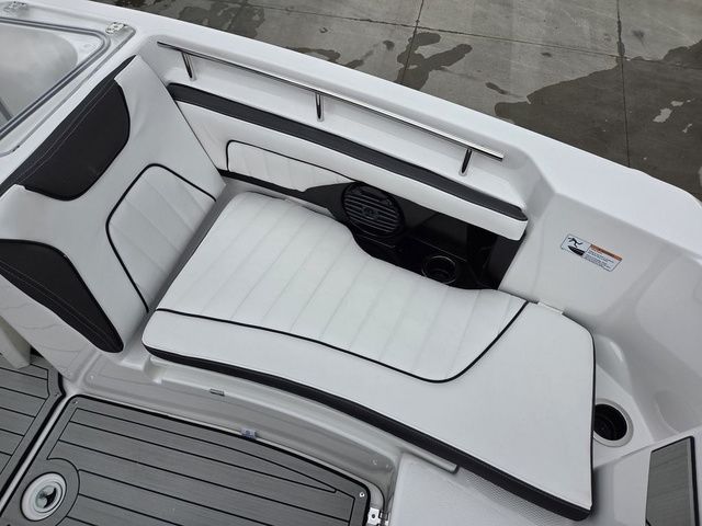 2026 Yamaha Boats 255 FSH Sport E - 39