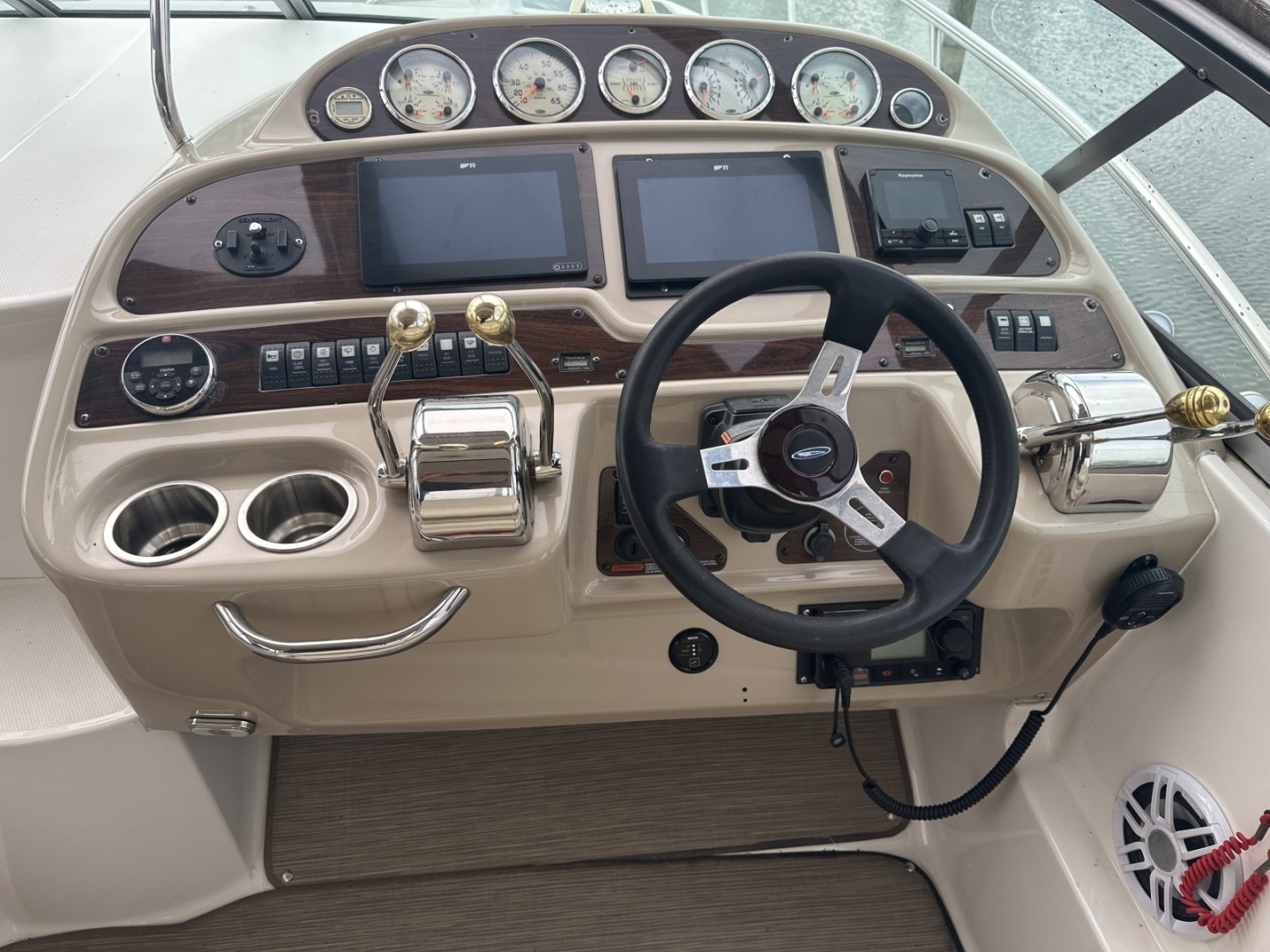 2005 Chaparral Signiyure 350 - Image 32