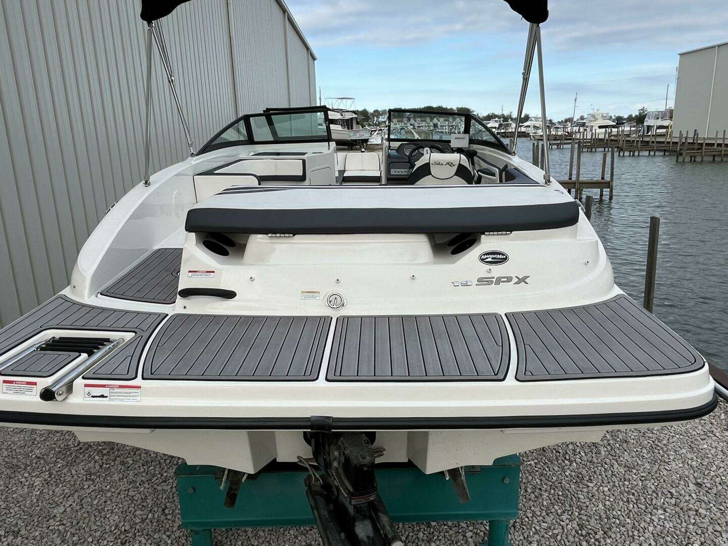 2015 Sea Ray 19 SPX - Image 8