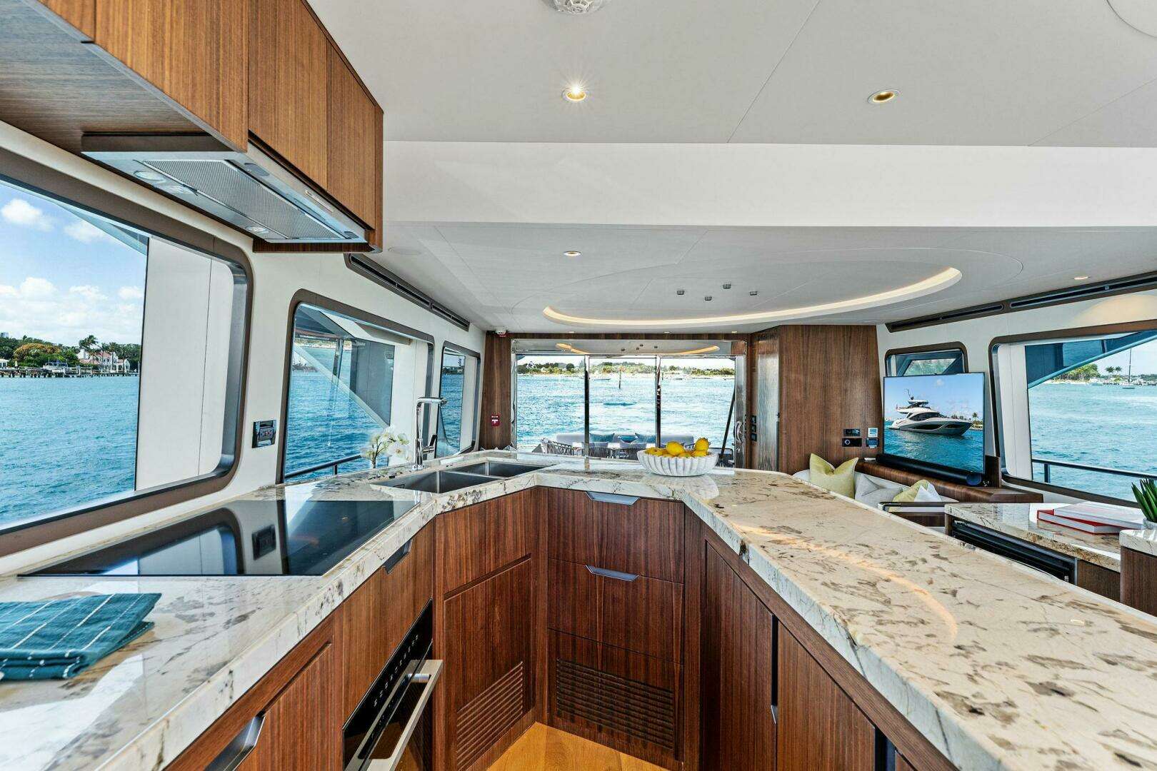 2024 Aquitalia Yachts Flybridge - Image 20