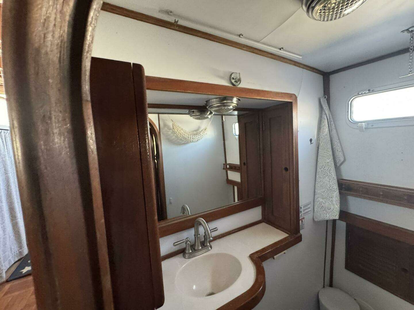 1986 Marine Trader 34 Double Cabin - Image 110