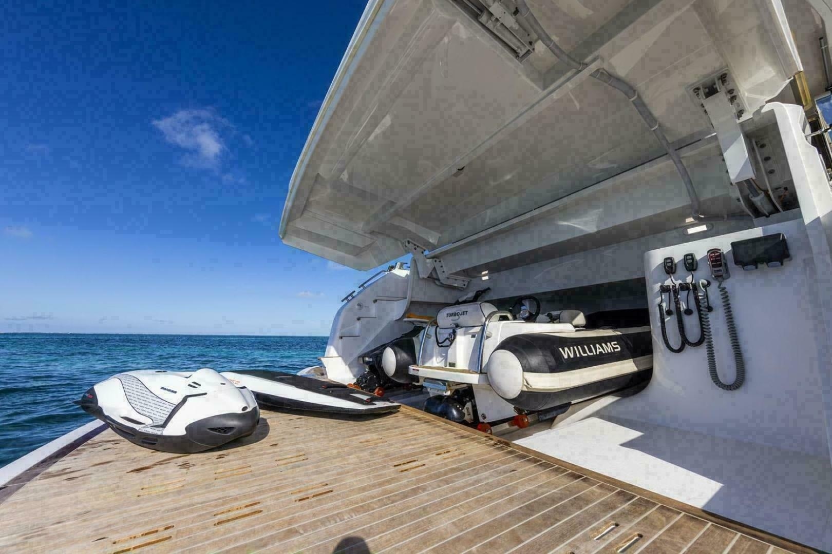 2023 Pearl 72 - Image 34