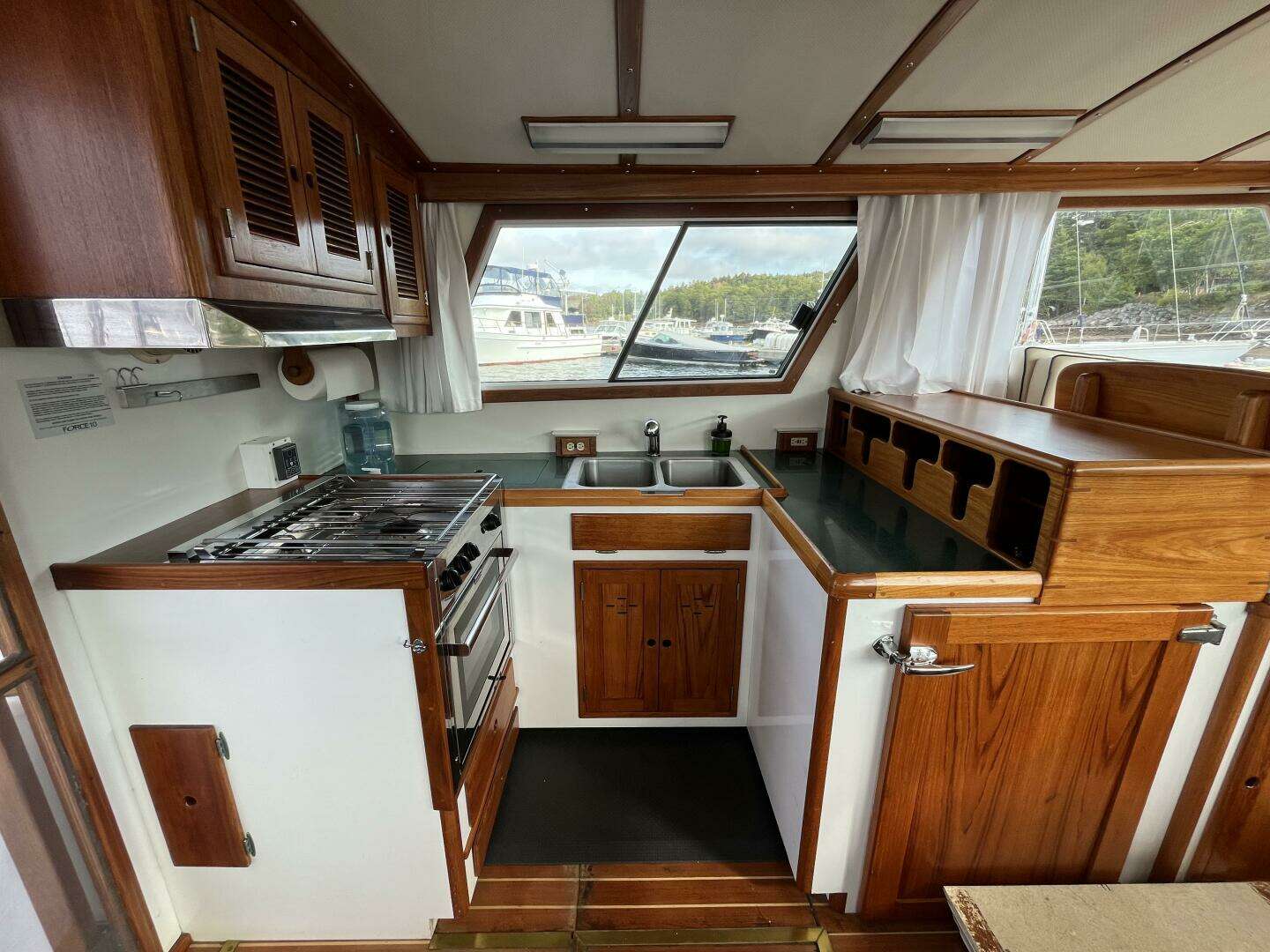 1986 Wilbur Flybridge Cruiser - Image 16