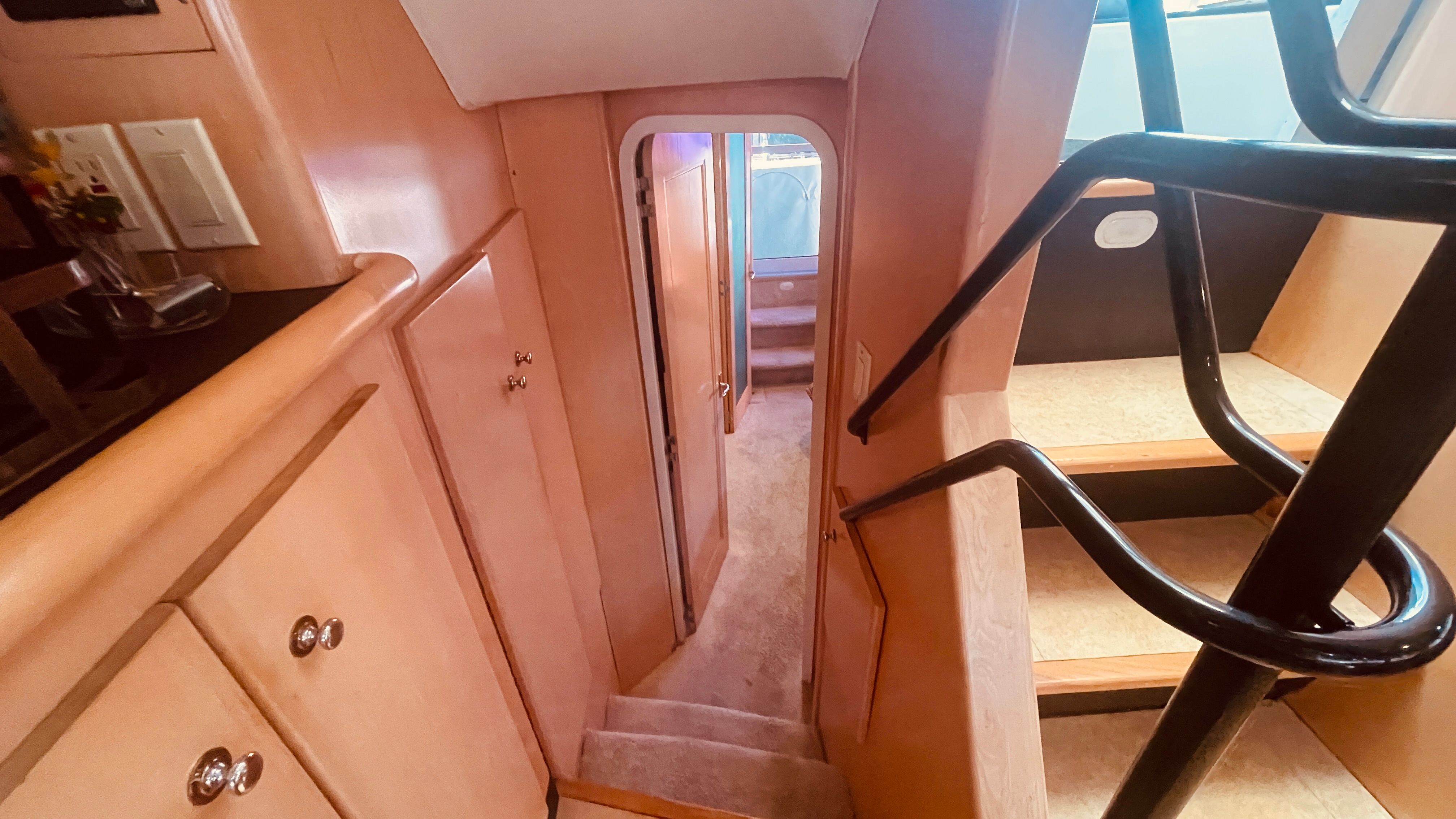 1997 Carver 500 Cockpit Motor Yacht - 27
