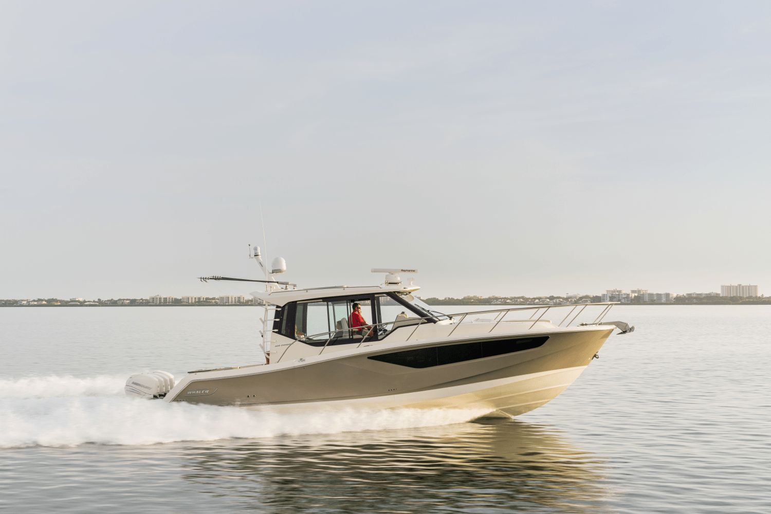 2025 Boston Whaler 405 Conquest - 6