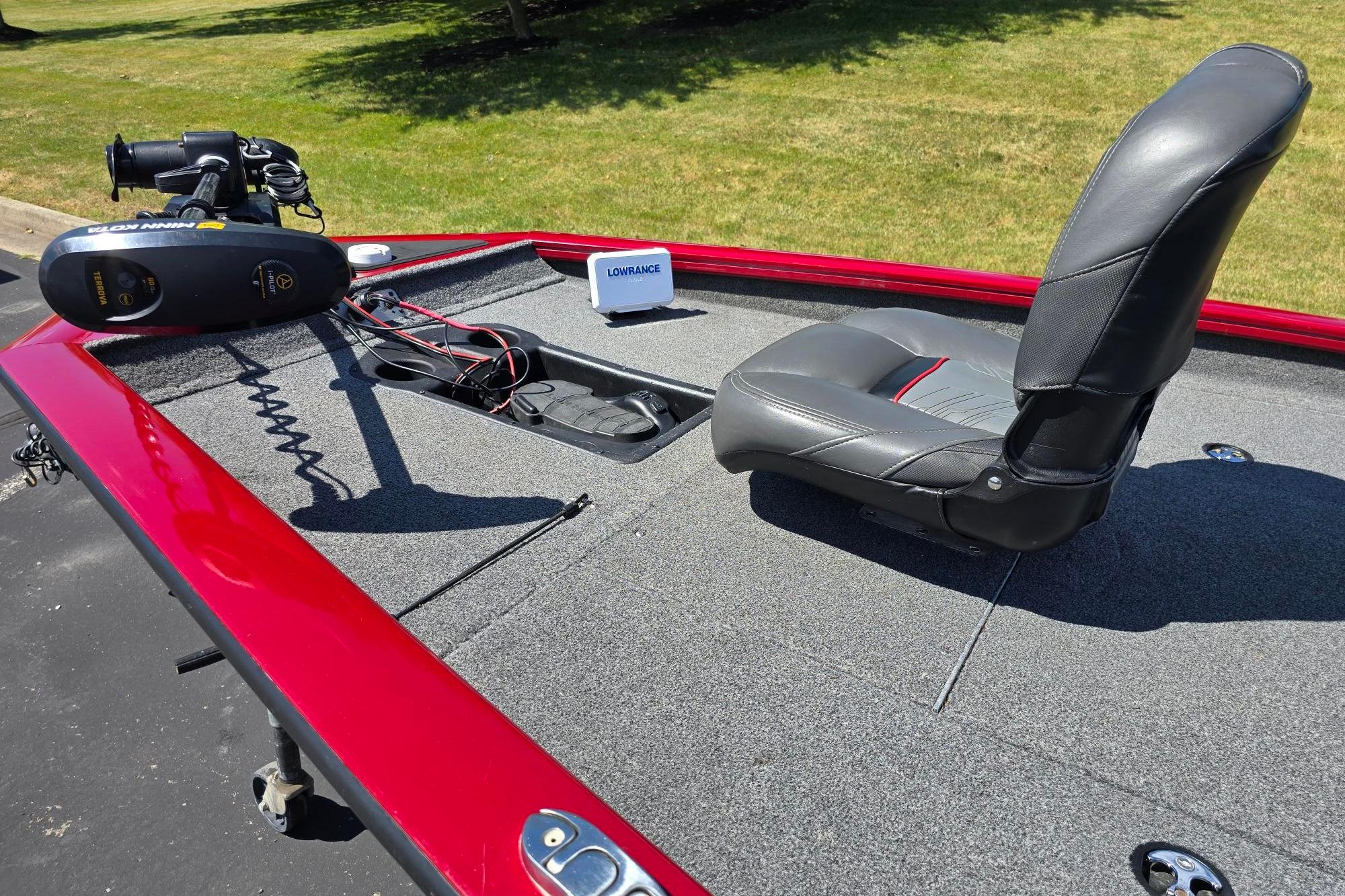 2021 Tracker Pro Team 175 TXW boat deck with seat and trolling motor.