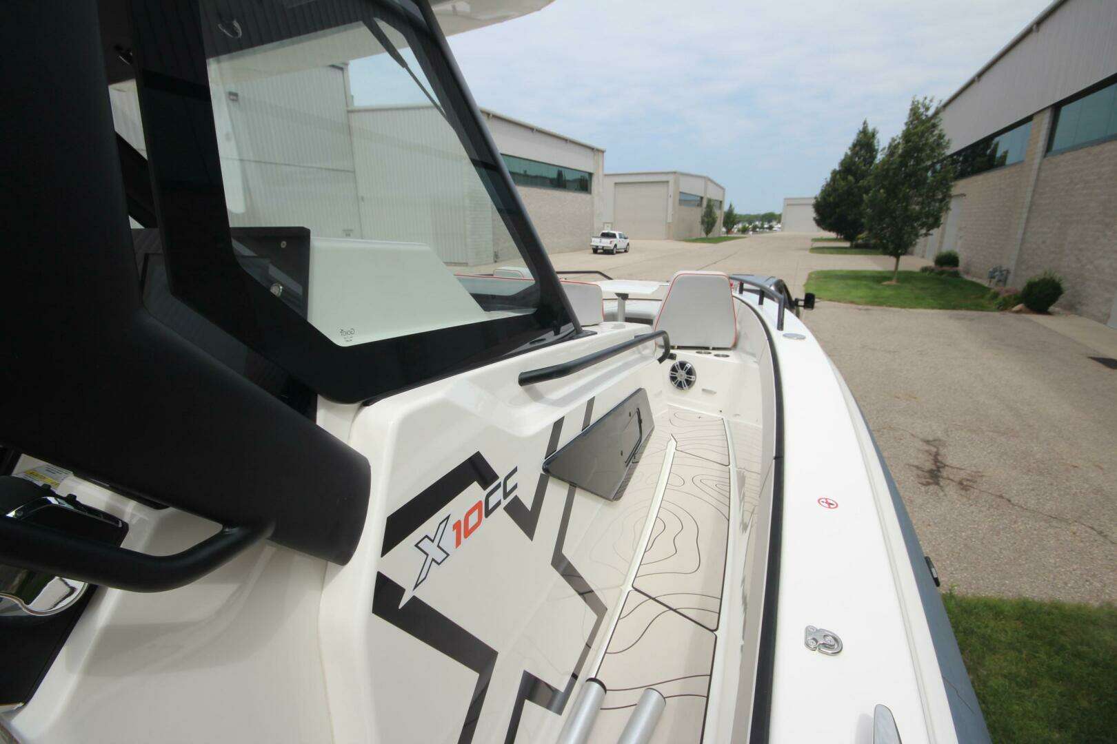 2025 Zodiac X10CC Twin Mercury 400's w/ Joystick - Image 29