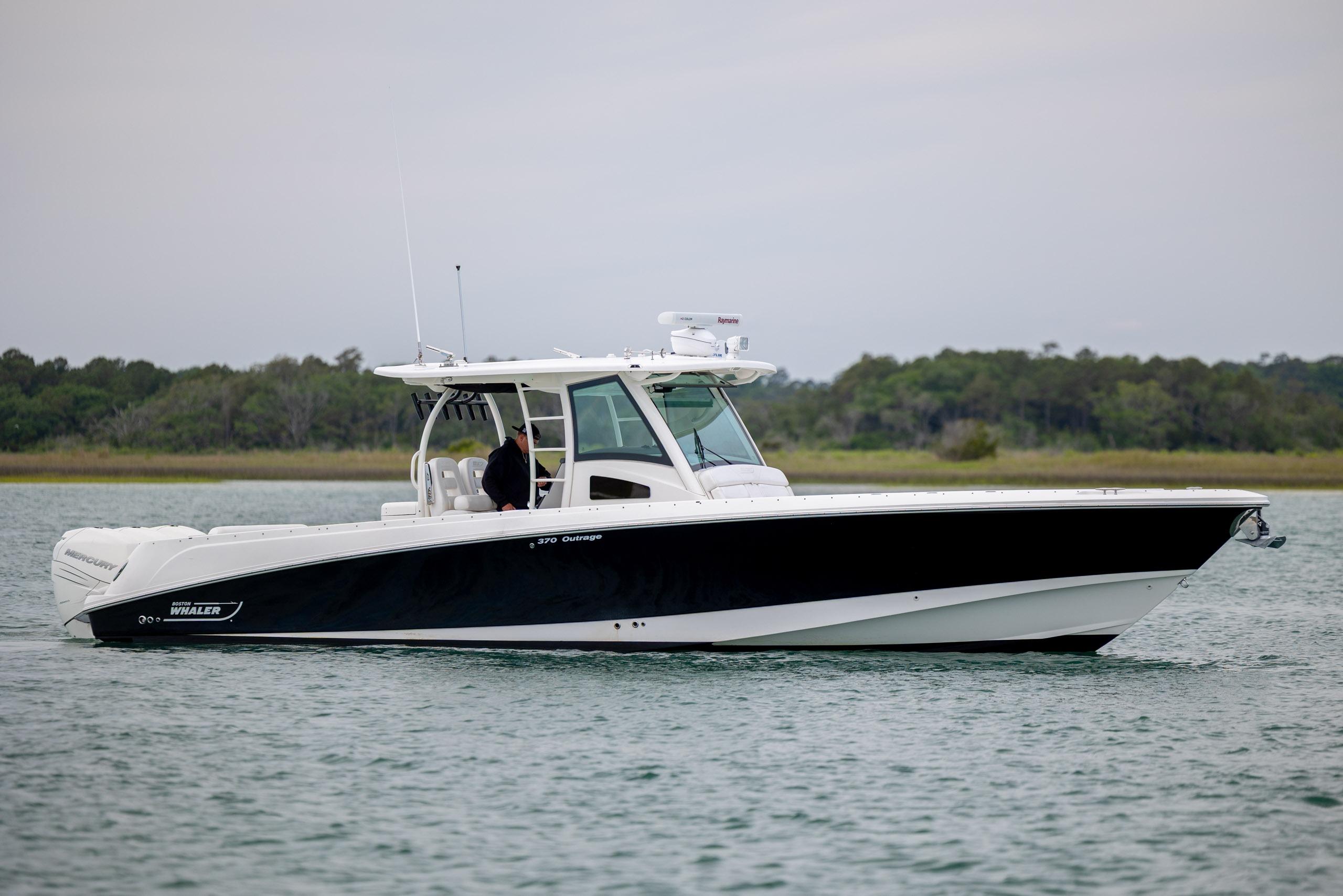 2017 Boston Whaler 370 Outrage