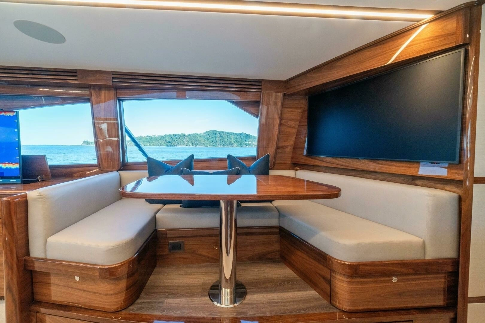 2027 Viking 64 Convertible - Image 6