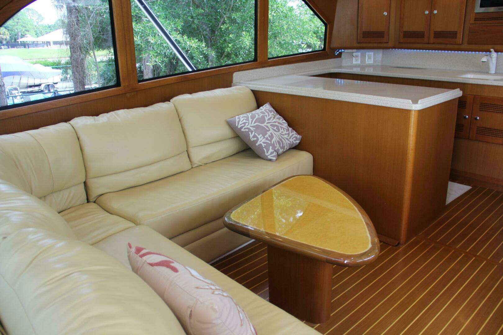 2004 Cabo 48 Flybridge - Image 9