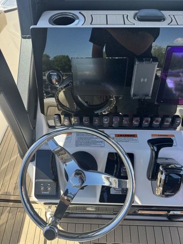 2026 Yamaha Boats 255 FSH Sport E - 10