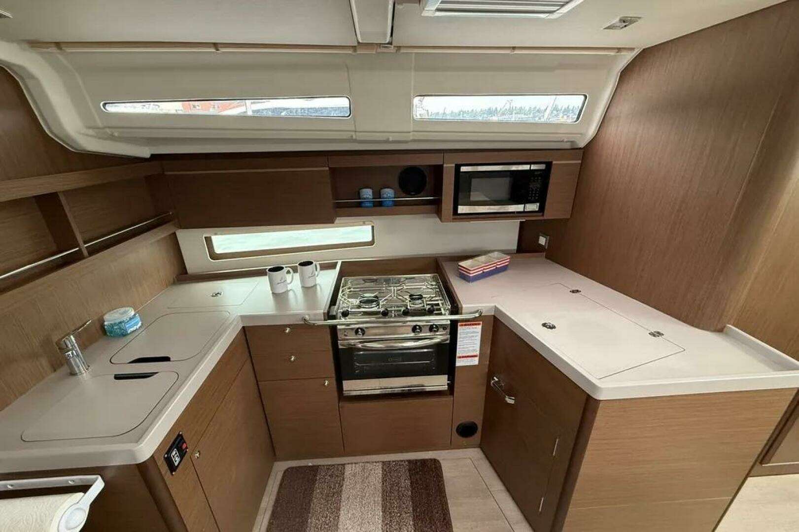 2022 Beneteau Oceanis 40.1 - Image 7
