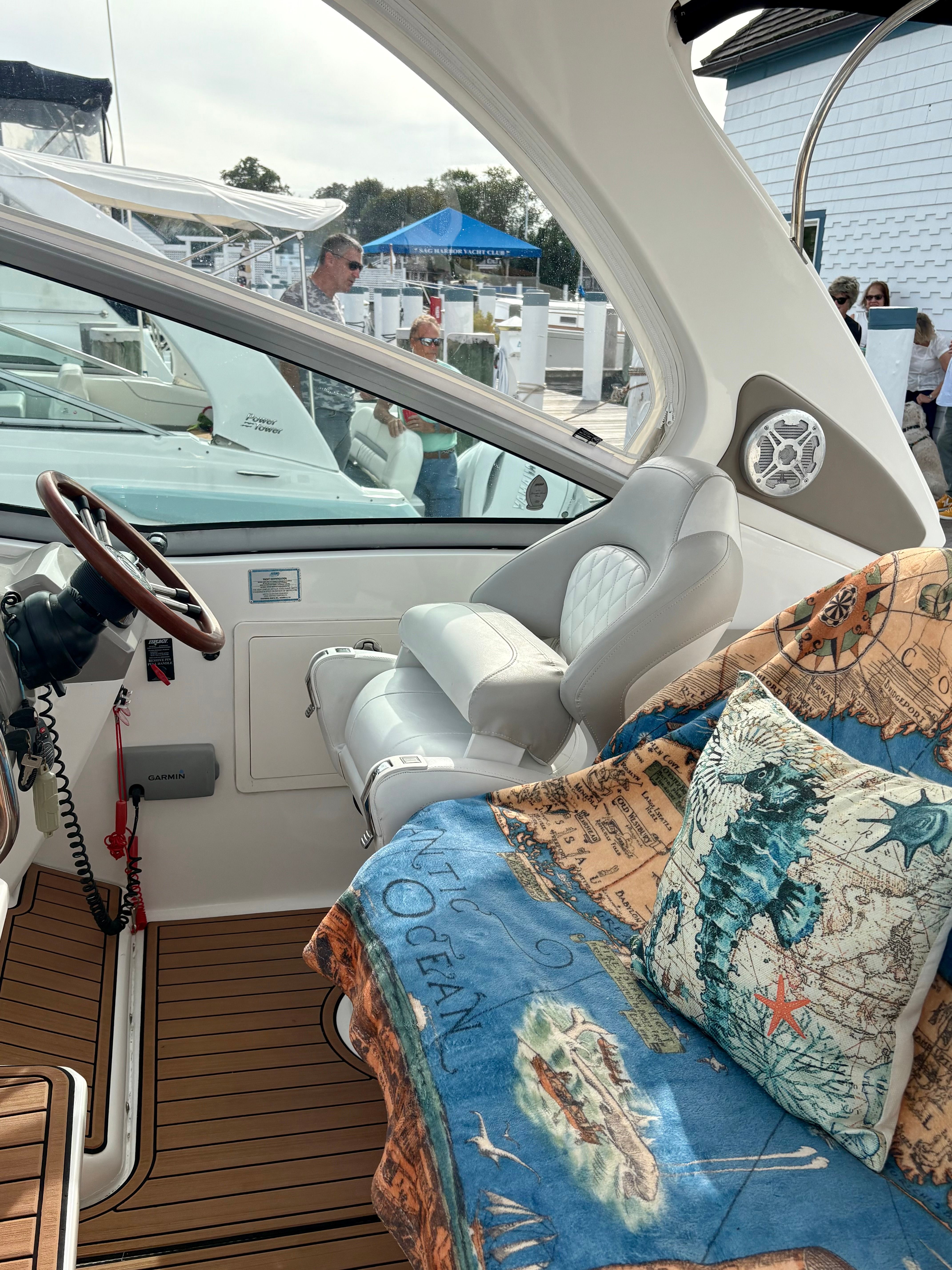 2013 Chaparral 330 Signature - 42