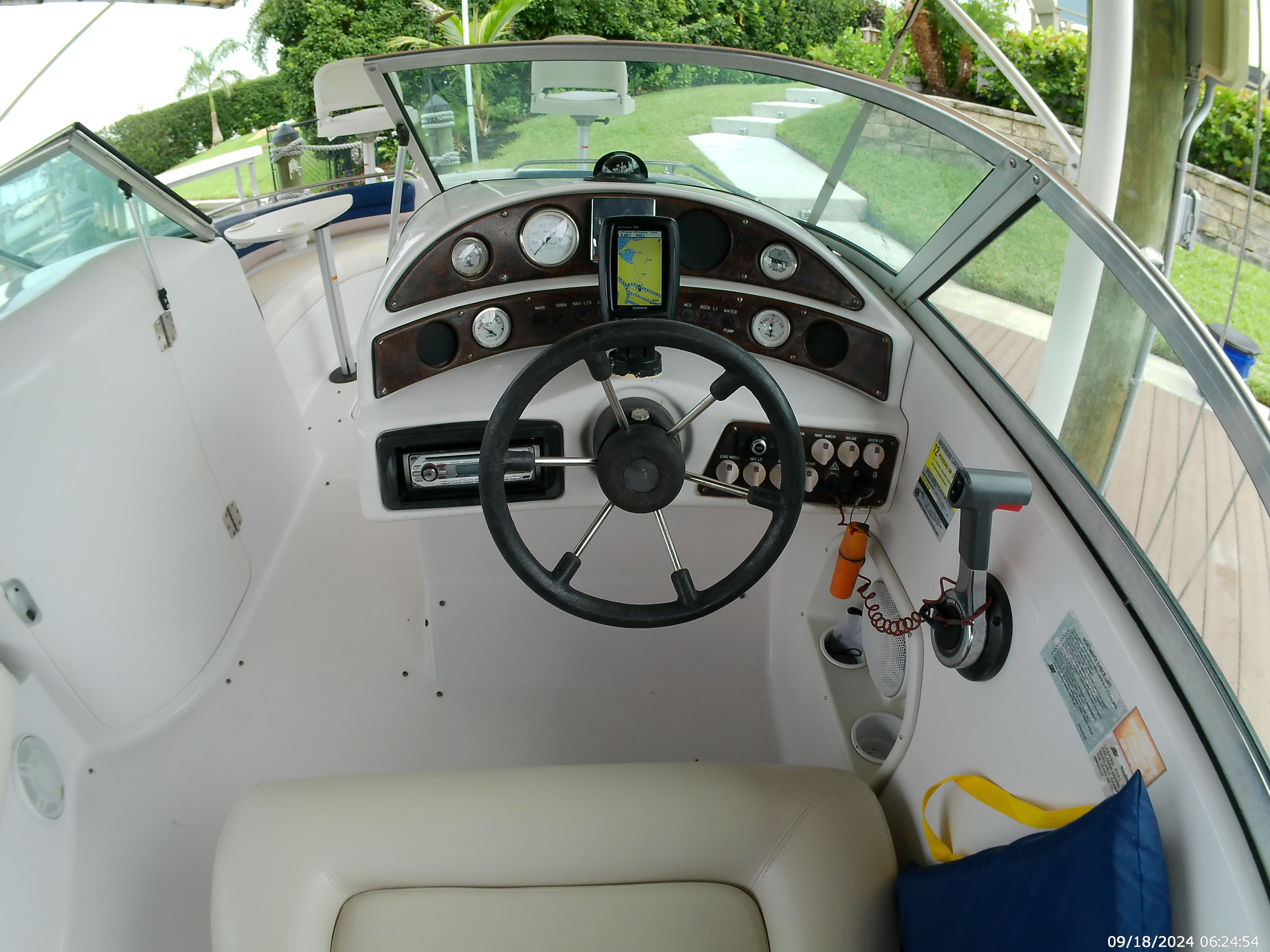 2000 Godfrey / Hurricane Sundeck 237 I/O - 18