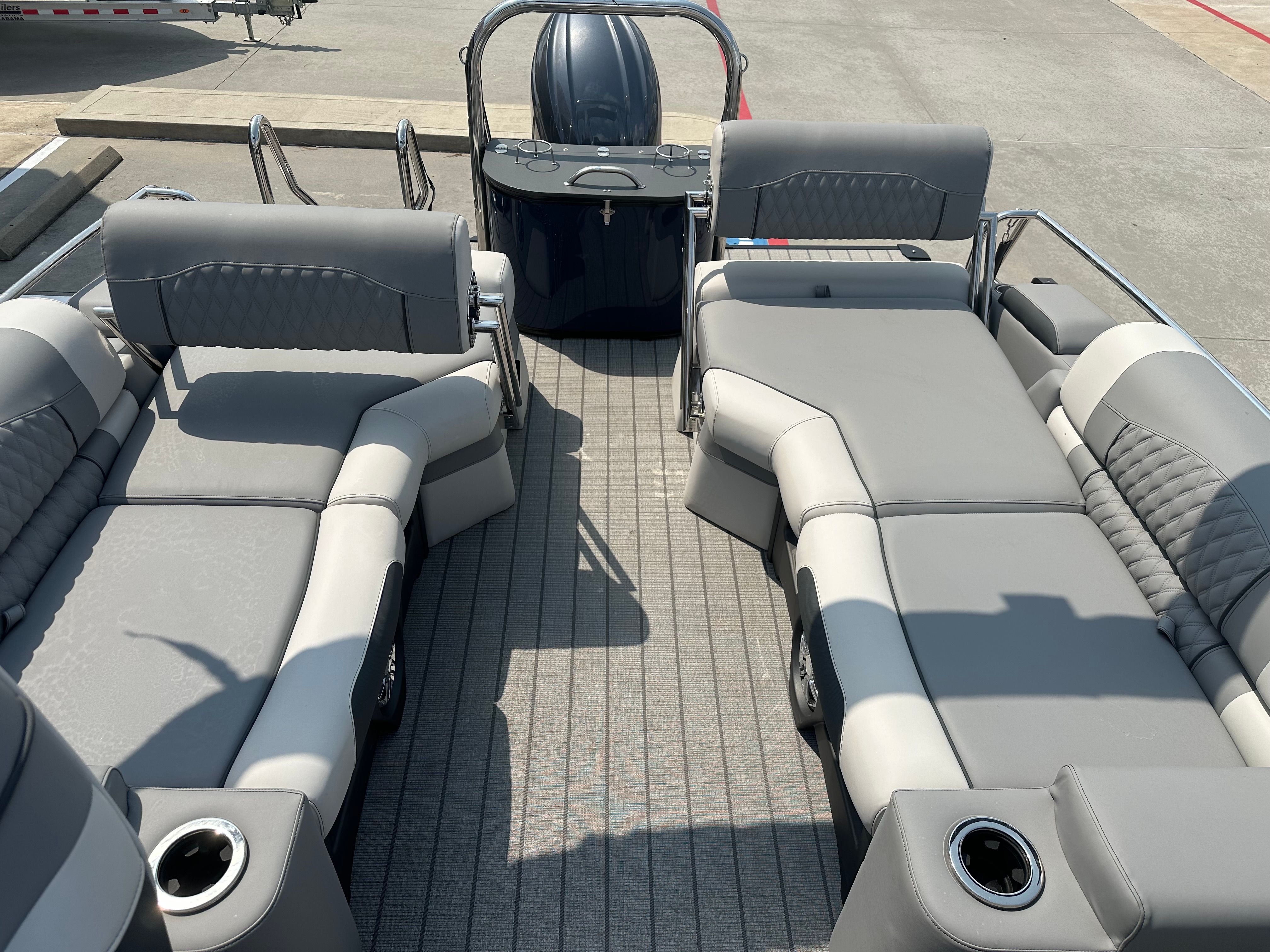 2025 Avalon Catalina Quad Lounge Shift - 23' - 30