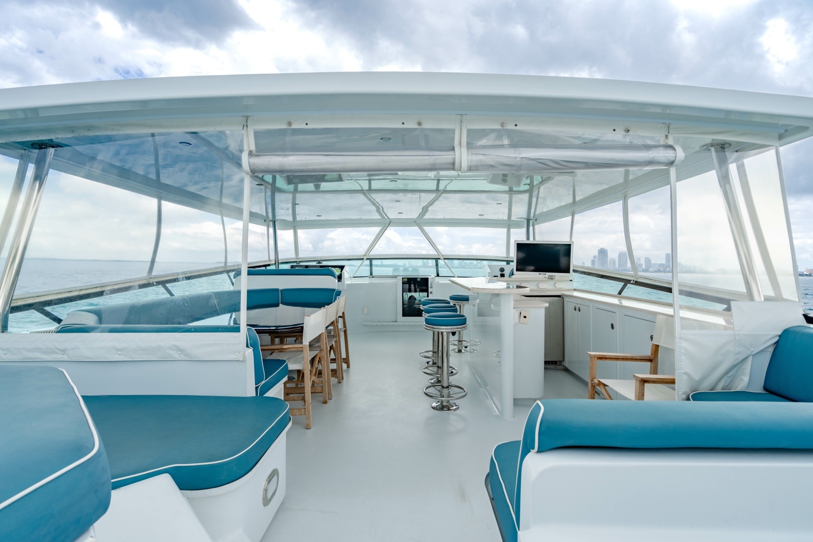 2006 Broward Raised Pilothouse - Image 28