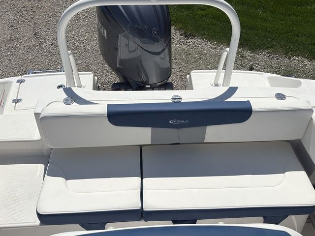 2026 Robalo R202 Explorer - 10