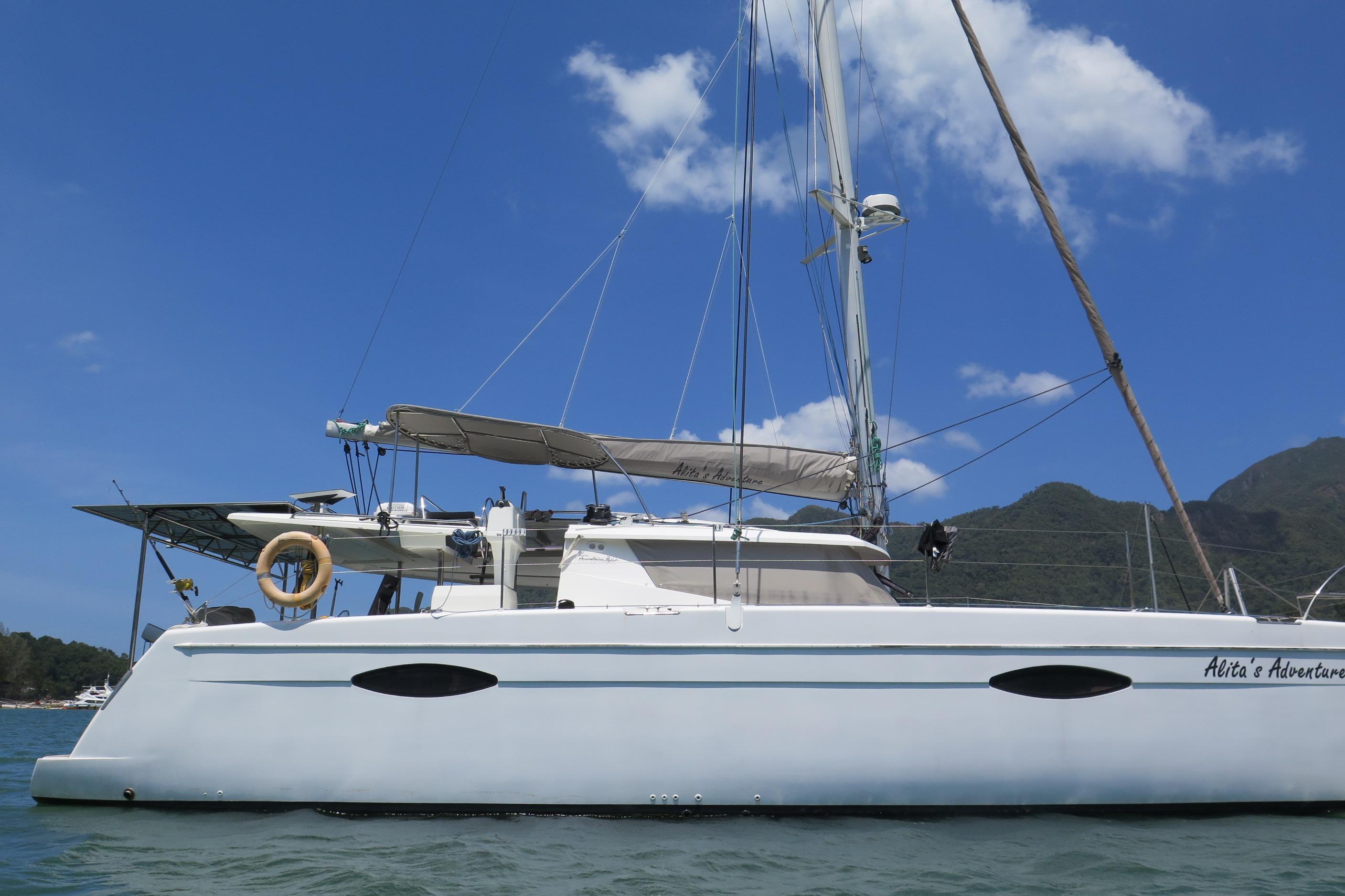 2013 Fountaine Pajot Helia 44