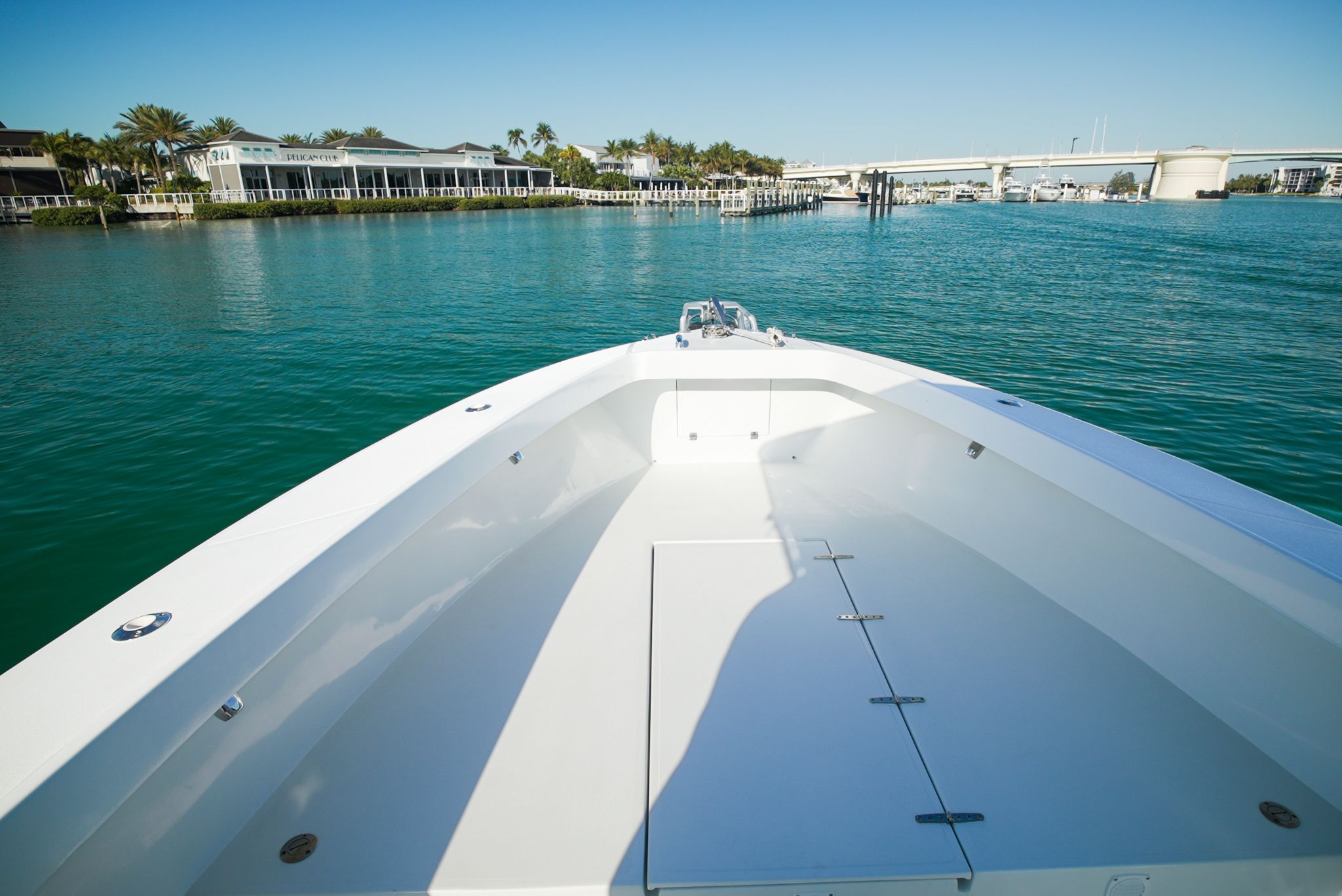 1985 Ocean Master 28 boat on calm waters.