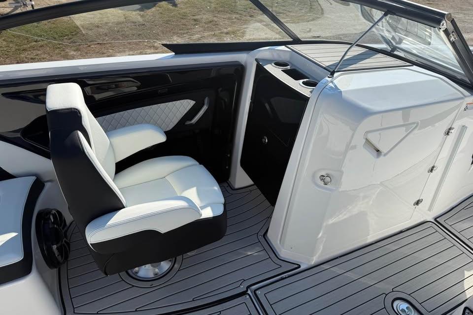 2026 Yamaha Boats 252S interior with sleek seating and modern design.