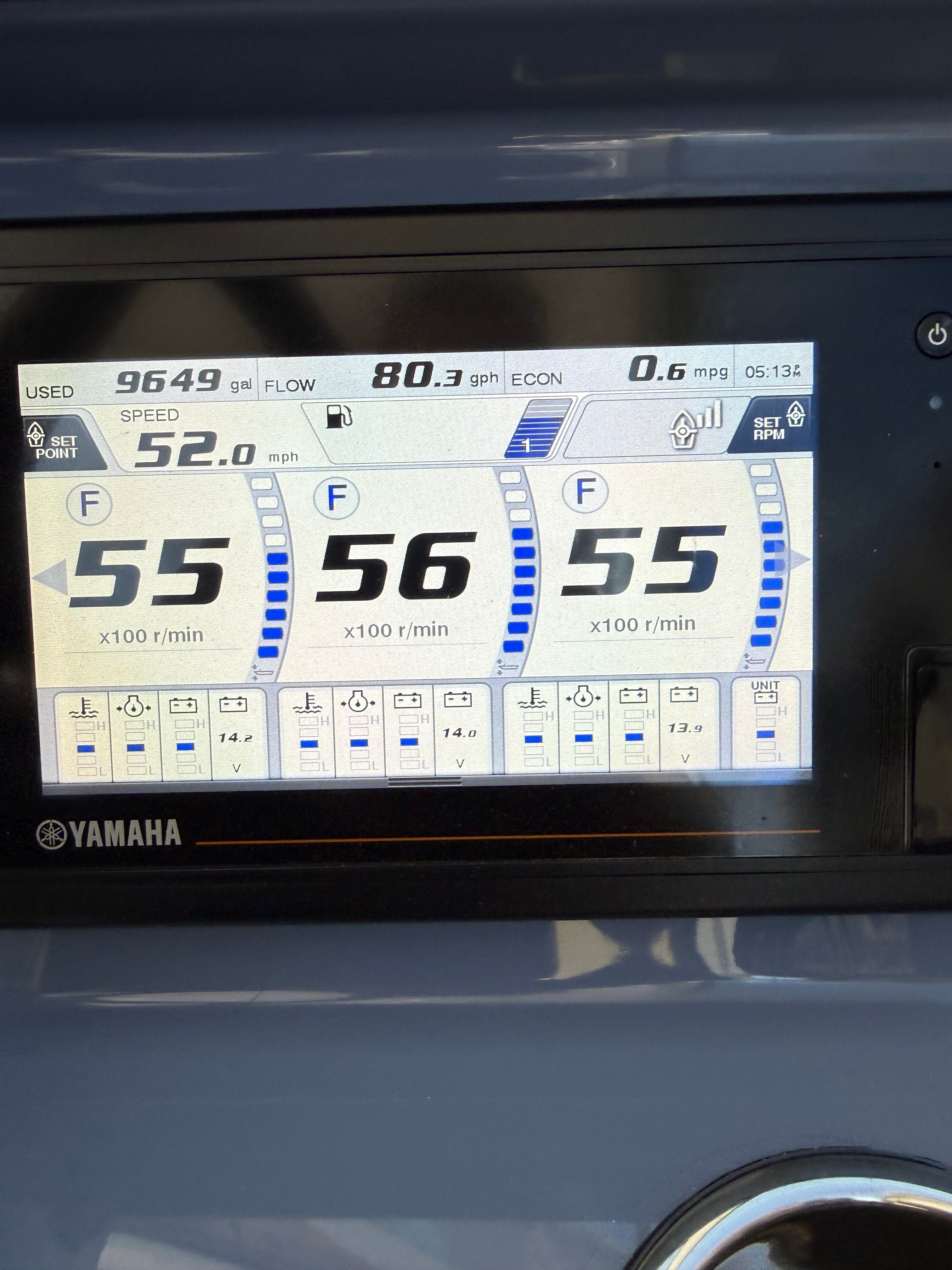 2020 Pursuit DC 365 Dual Console - 16